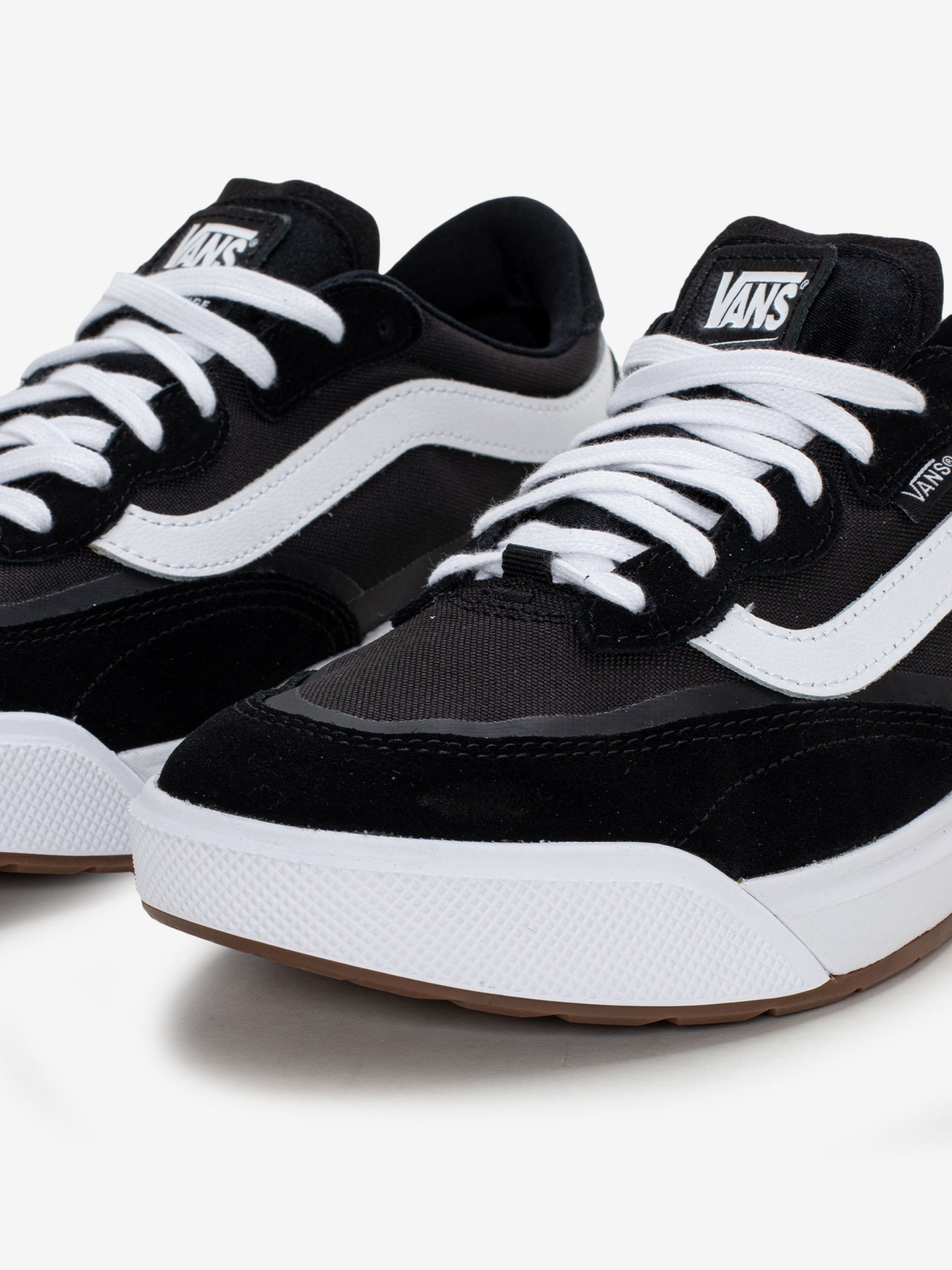 Zapatillas Vans MTE UltraRange 2.0 Negras y Blancas