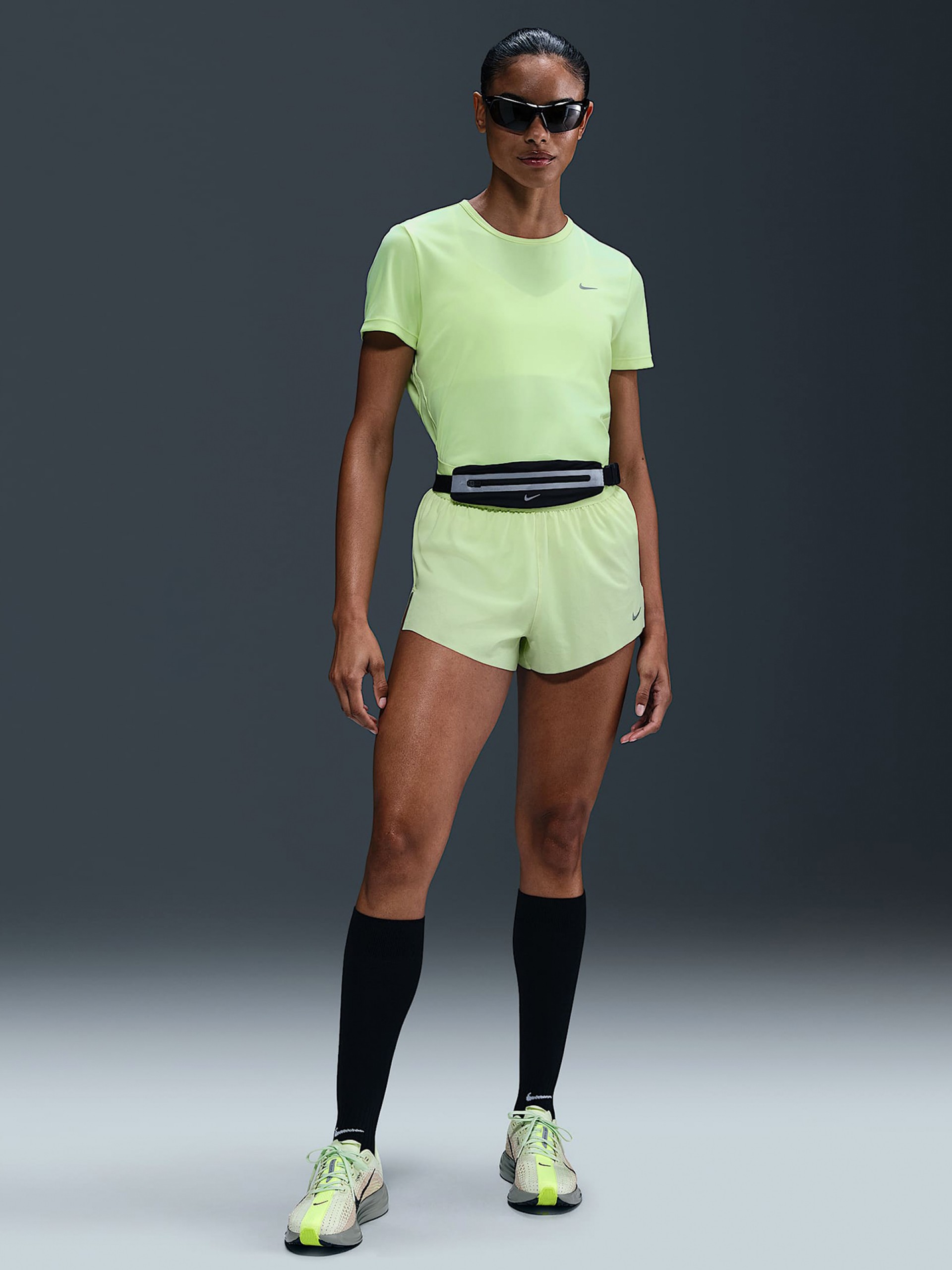 Camiseta de Running Nike Tempo Dri-FIT Verde Para Mujer