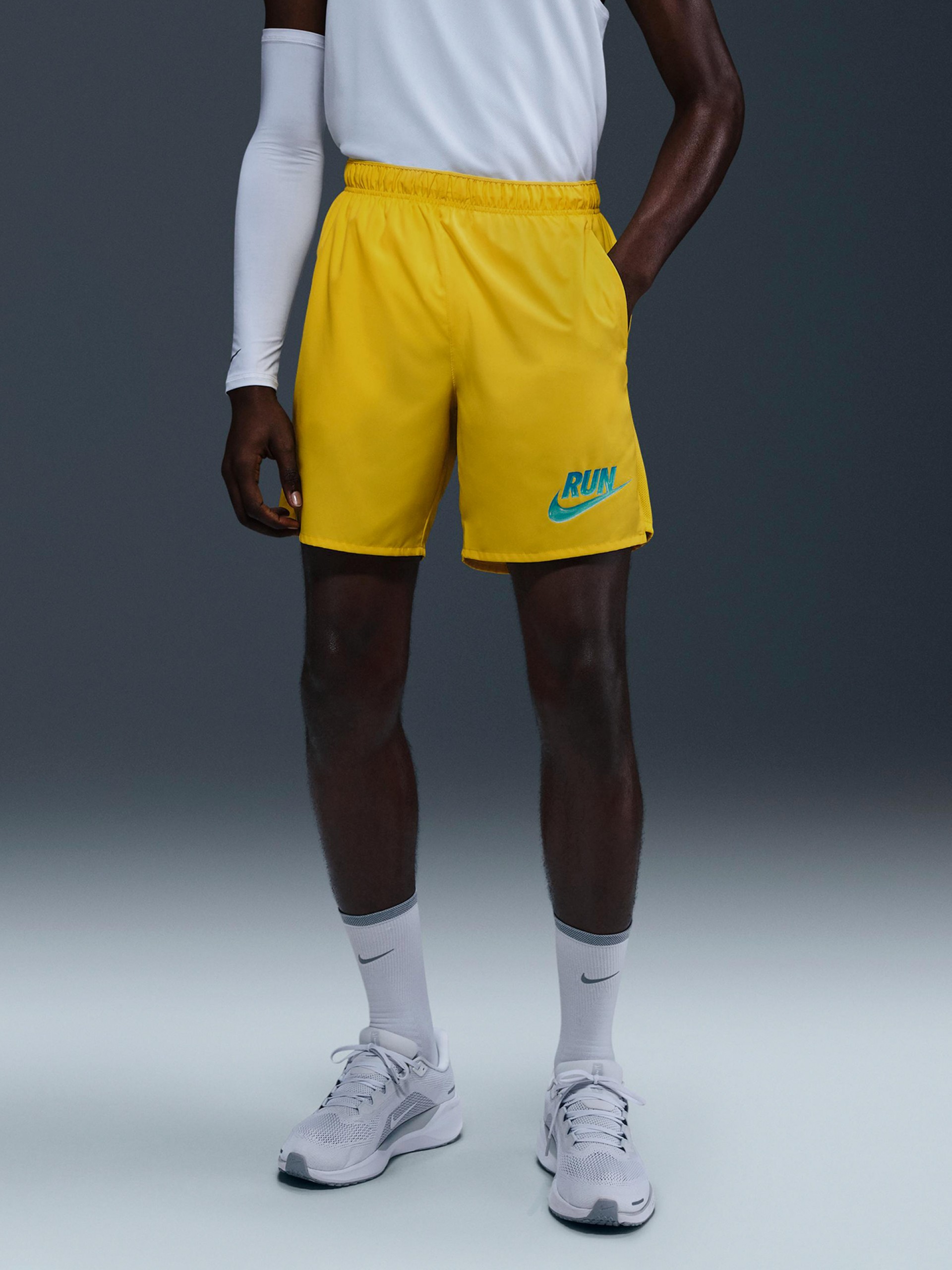 Nike Challenger Run Energy 18cm Yellow Running Shorts For Men