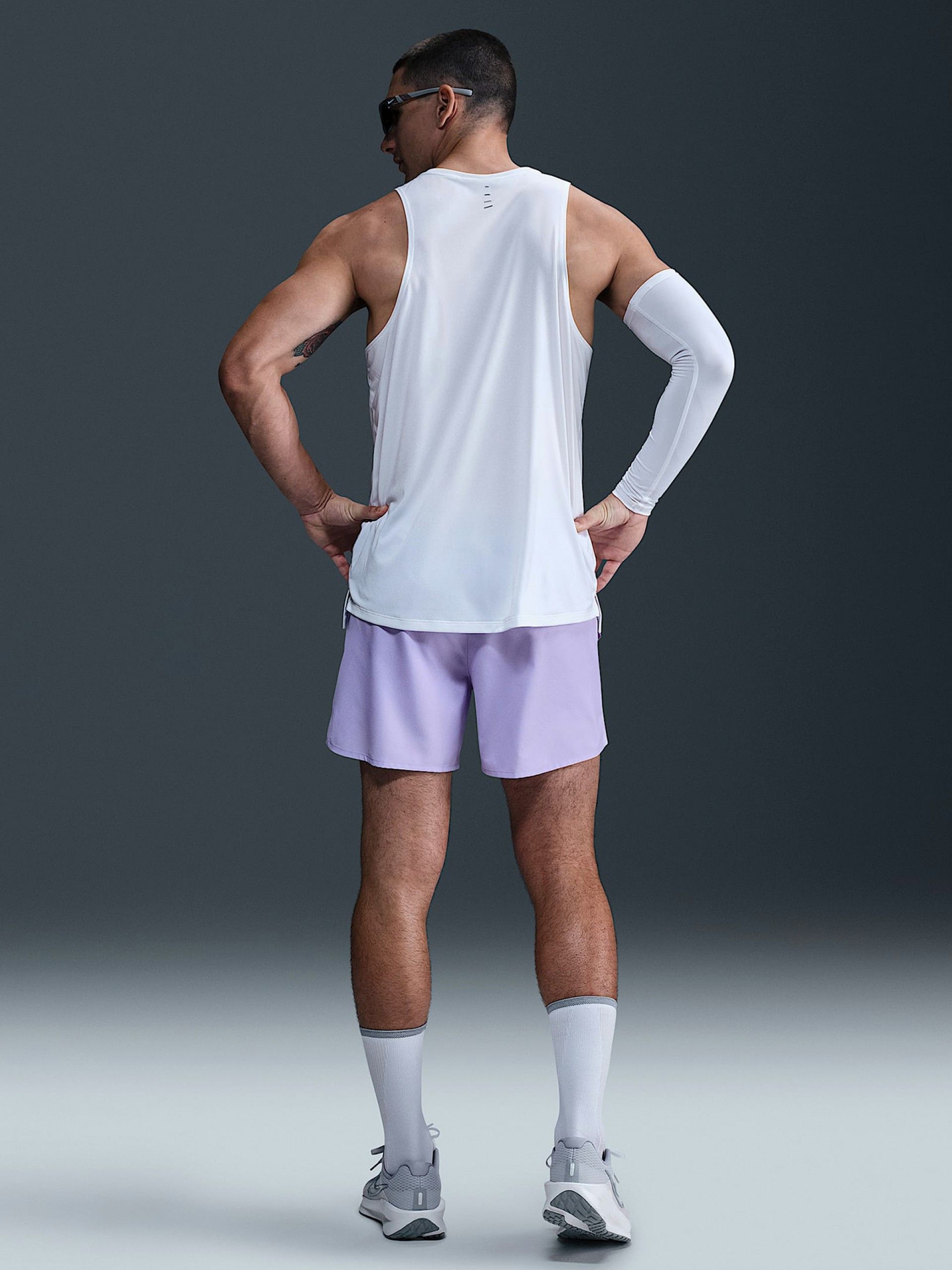 Calções de Treino 2 em 1 Nike Dri-FIT Challenger 13cm Lilás Para Homem