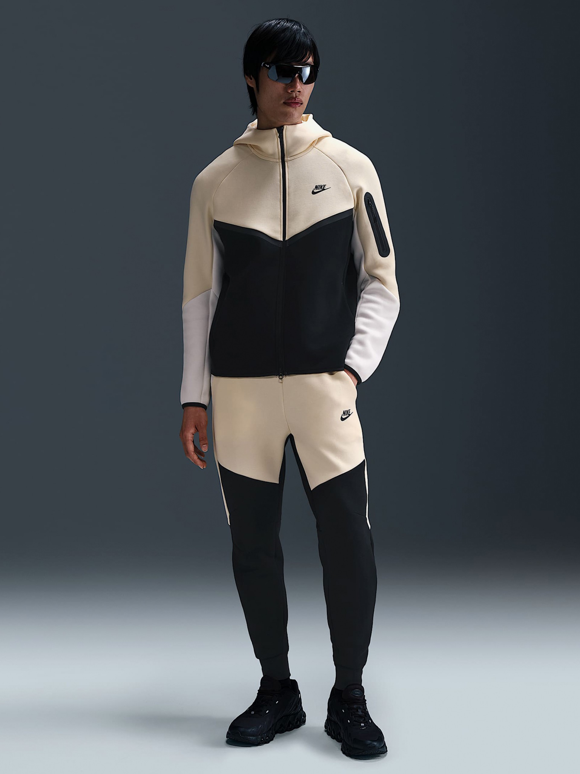 Chaqueta con Capucha Nike Tech Fleece Windrunner Beige y Negra Para Hombre