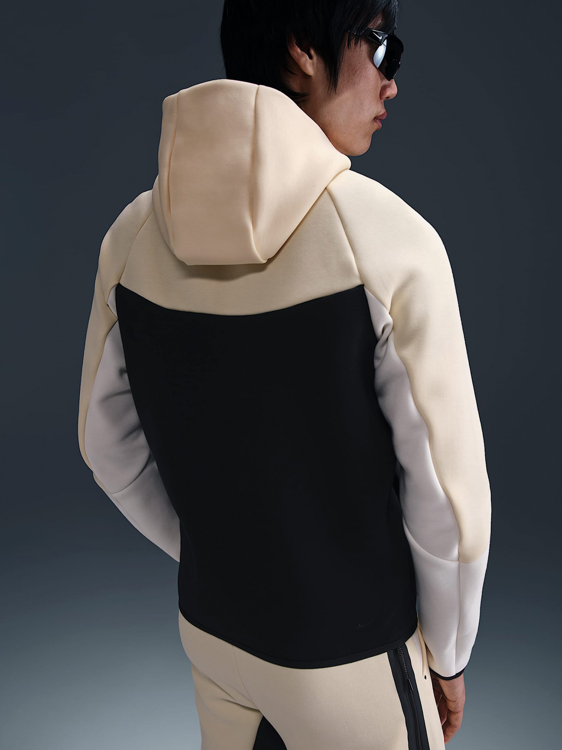 Chaqueta con Capucha Nike Tech Fleece Windrunner Beige y Negra Para Hombre