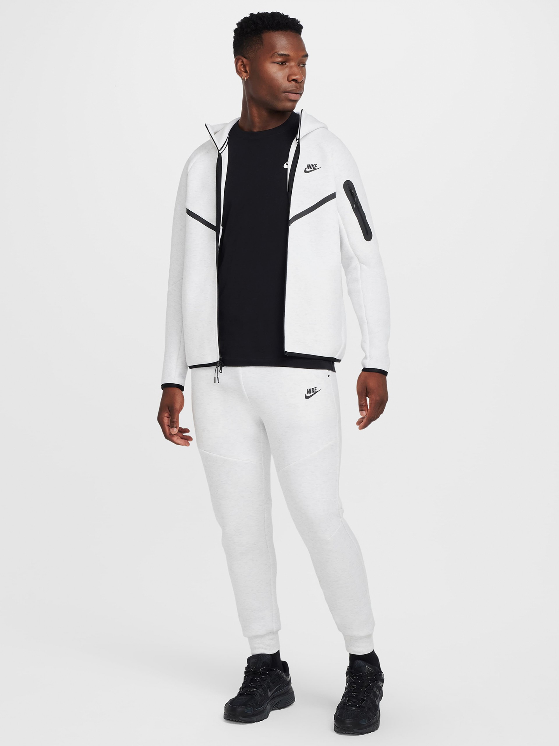 Chaqueta con Capucha Nike Tech Fleece Windrunner Gris y Negra Para Hombre