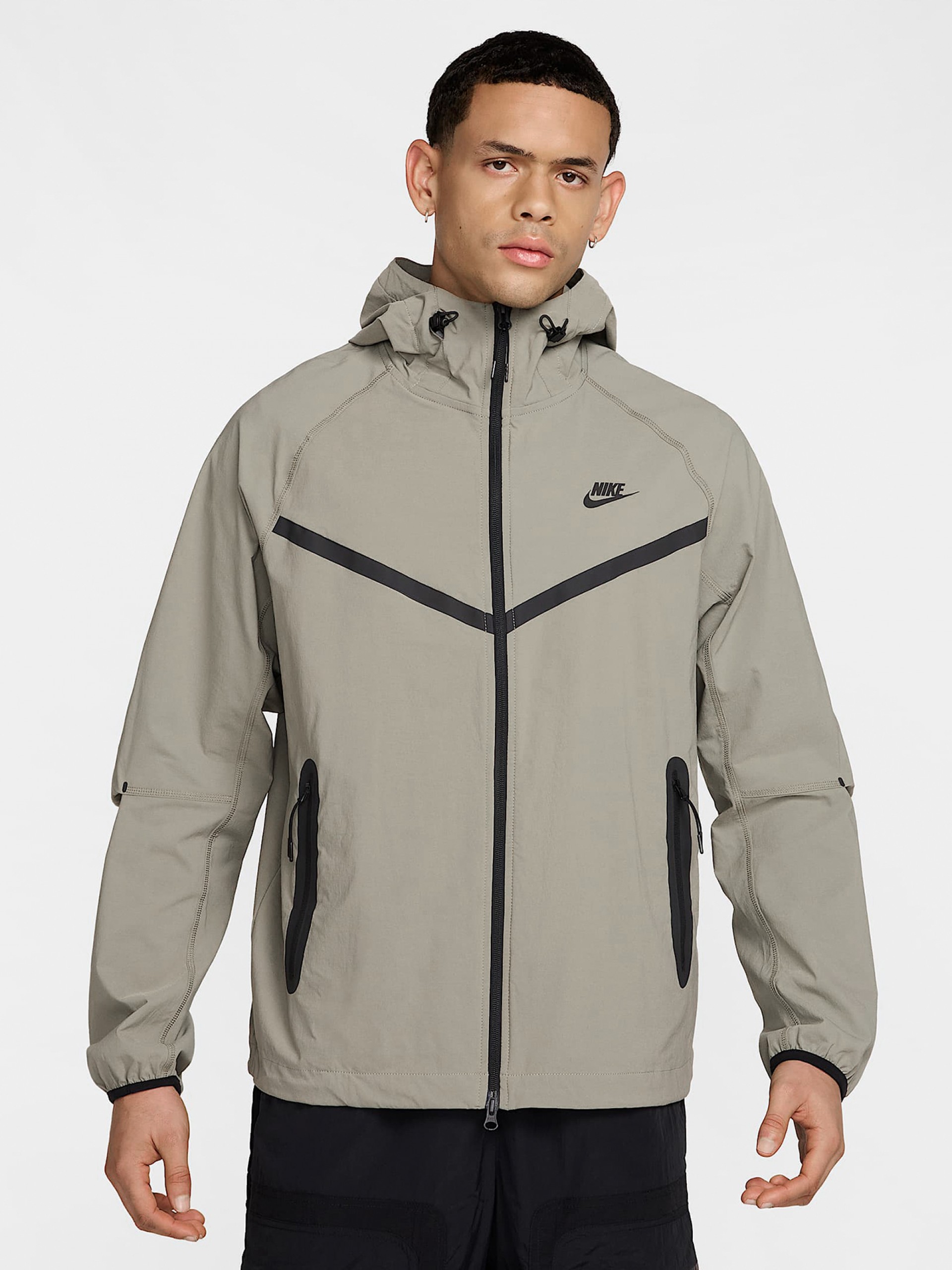 Chaqueta Cortavientos con Capucha Nike Tech Woven Verde Para Hombre
