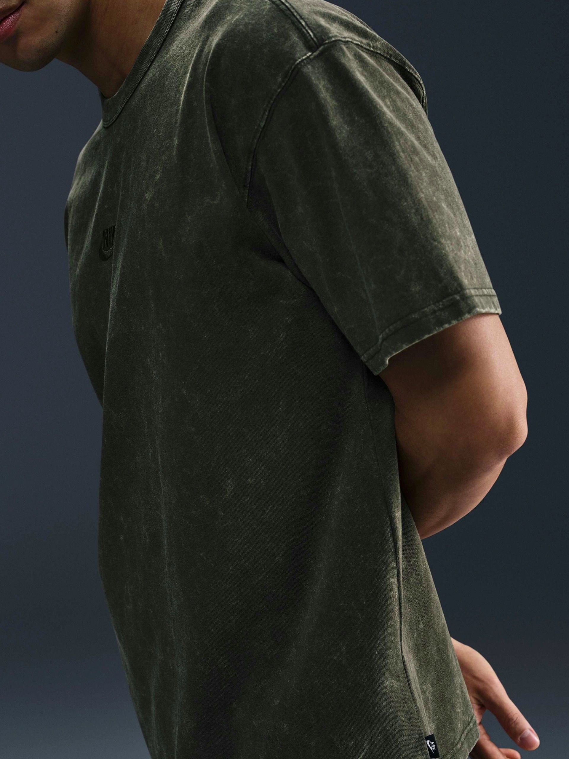 T-shirt Nike Sportswear Max90 Premium Essentials Verde Para Homem