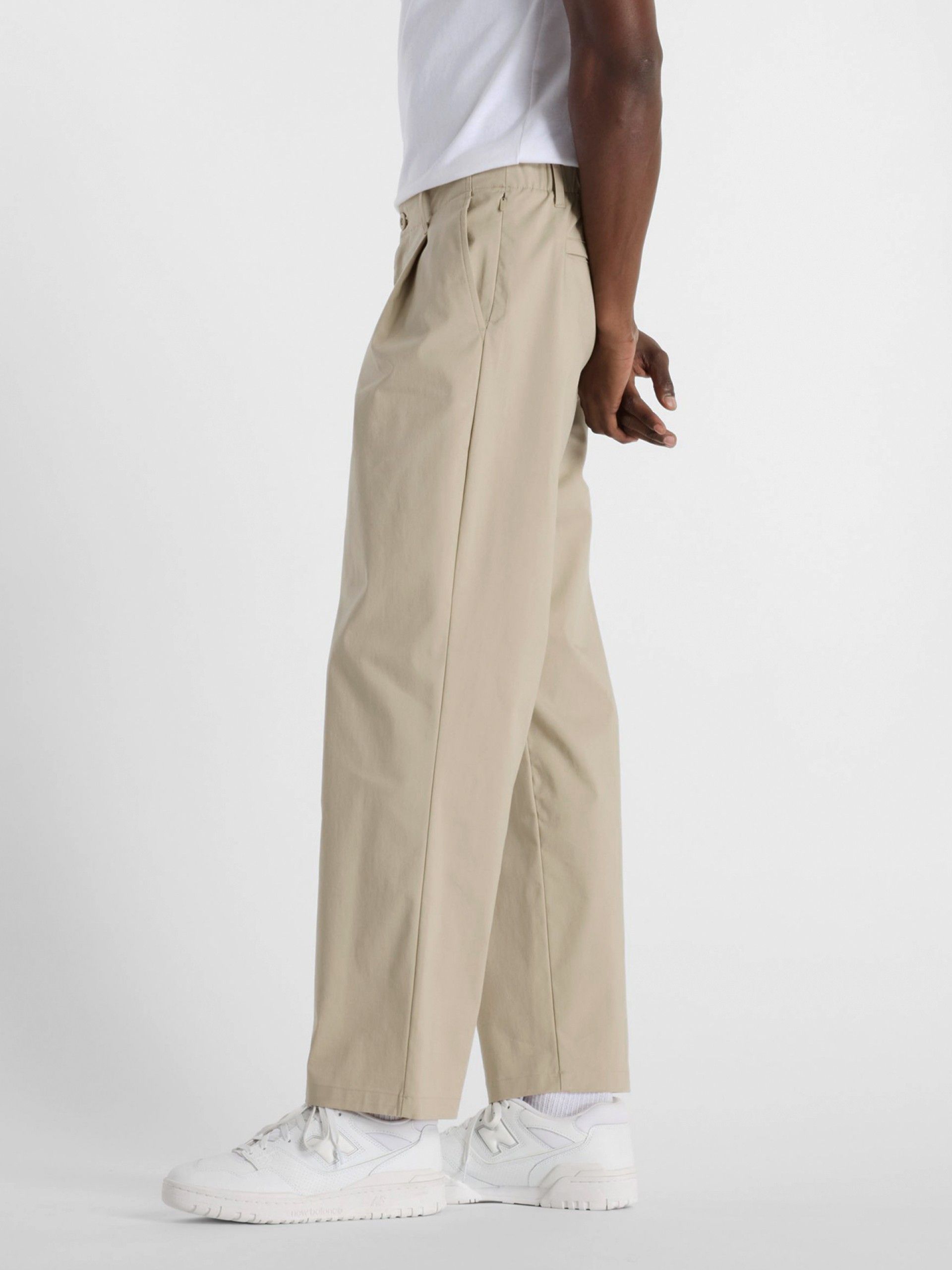 Calças New Balance Athletics Relaxed Bege