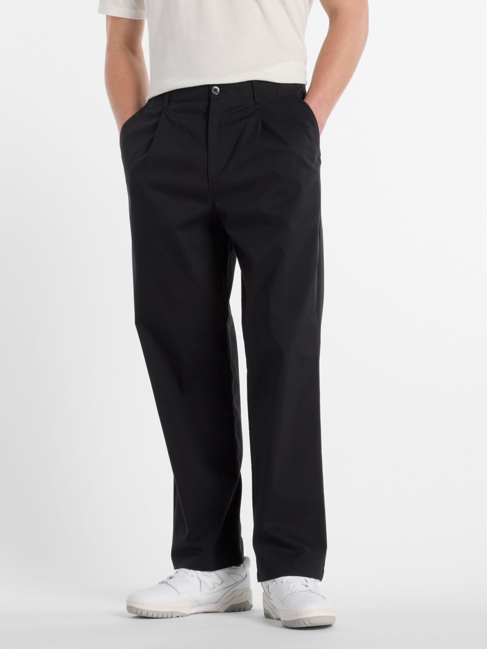 Calças New Balance Athletics Relaxed Pretas