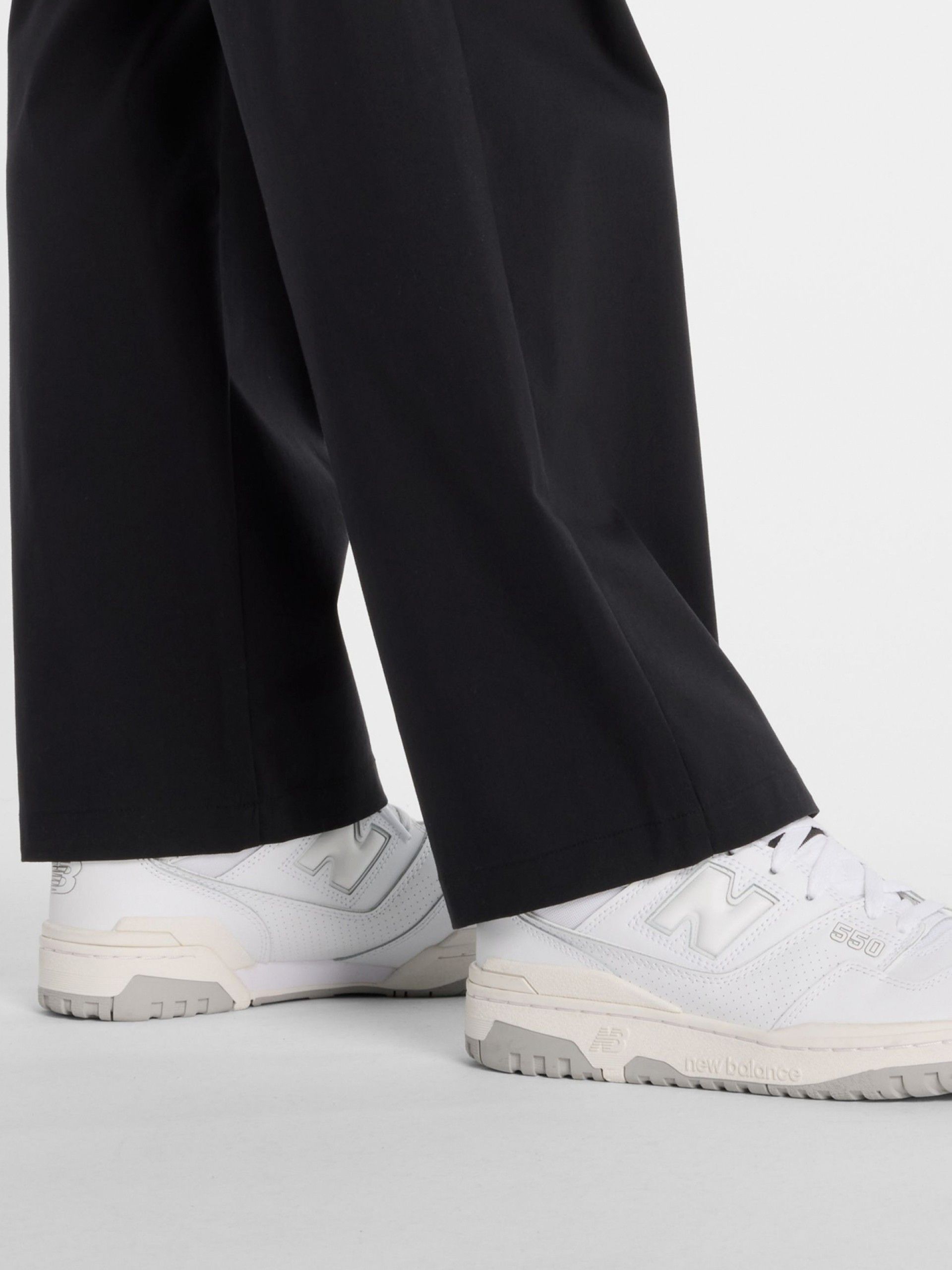 Calças New Balance Athletics Relaxed Pretas