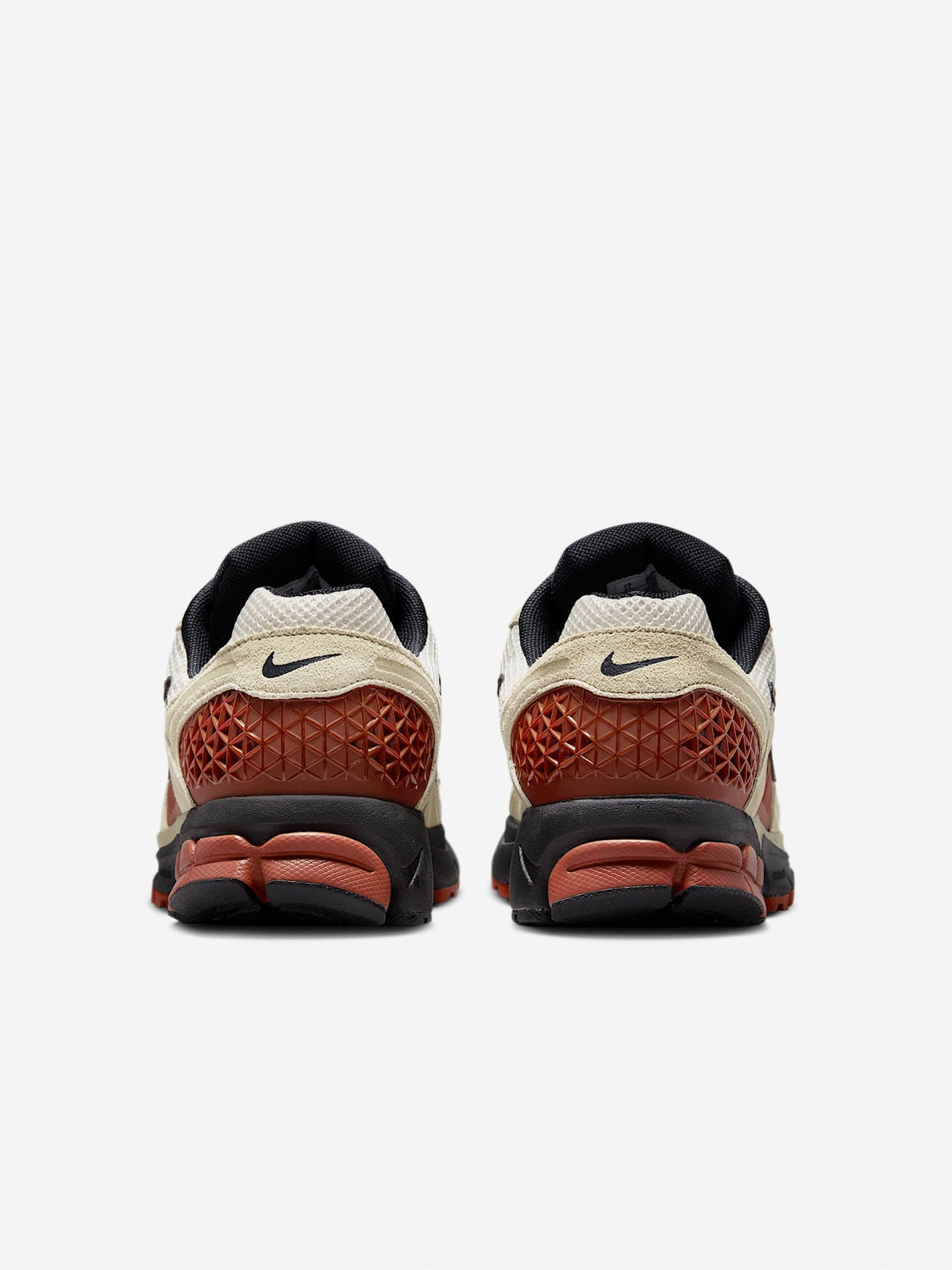 Zapatillas Nike Zoom Vomero 5 Beige y Marrones Para Hombre