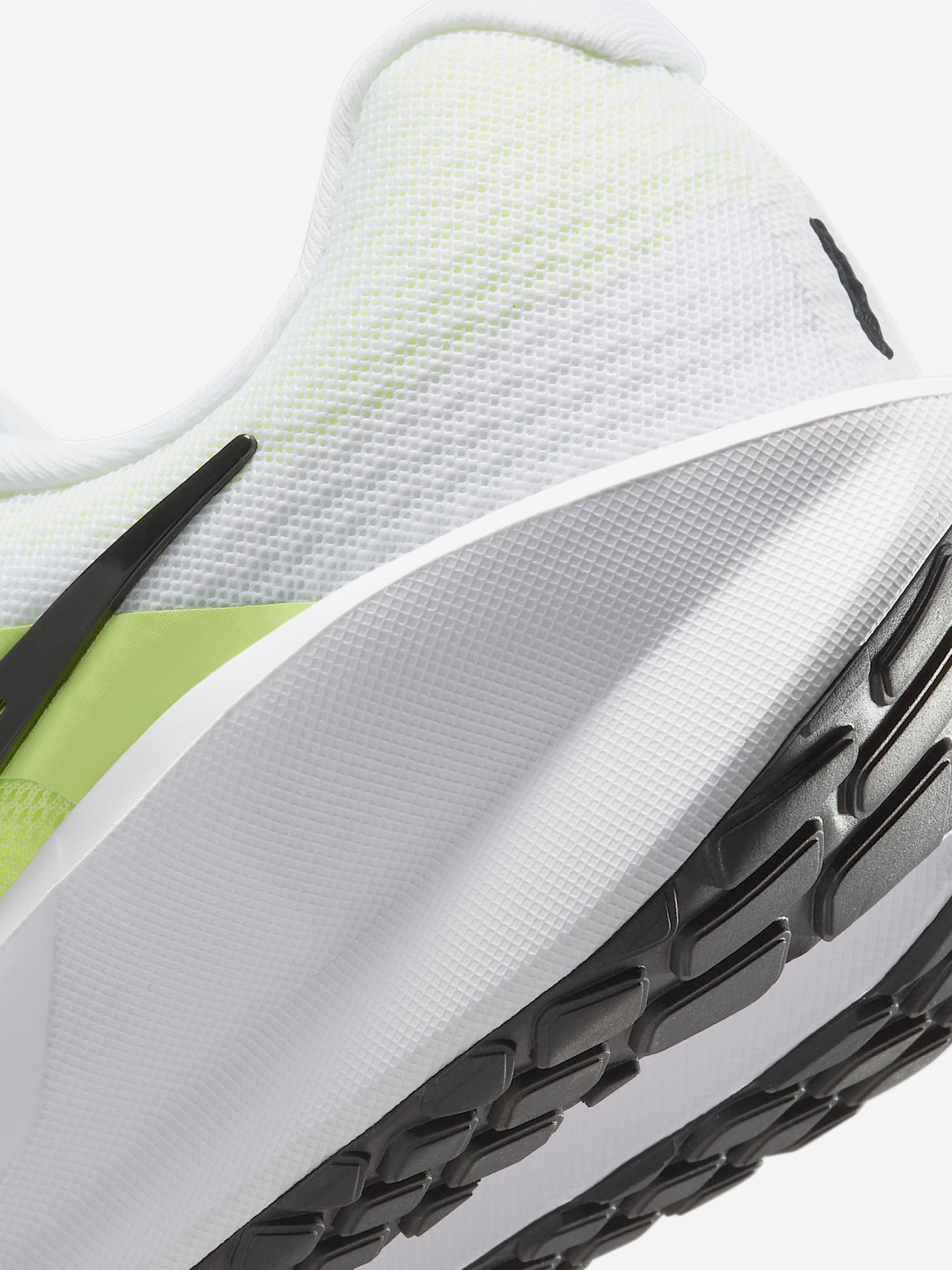 Nike Downshifter 13 White and Green Running Trainers For Men