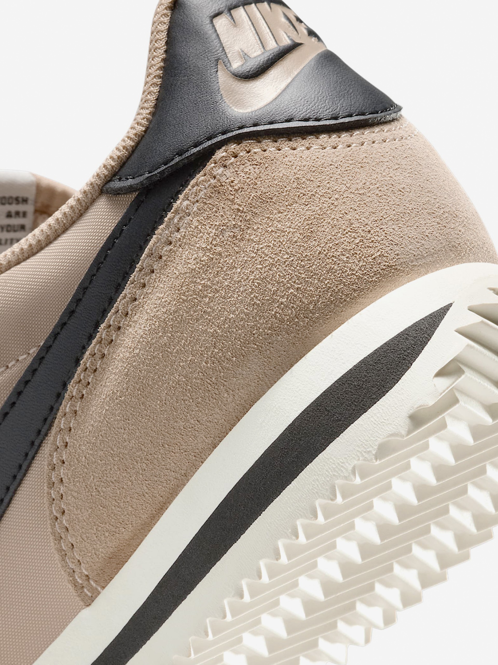 Sapatilhas Nike Cortez Bege e Pretas Para Mulher