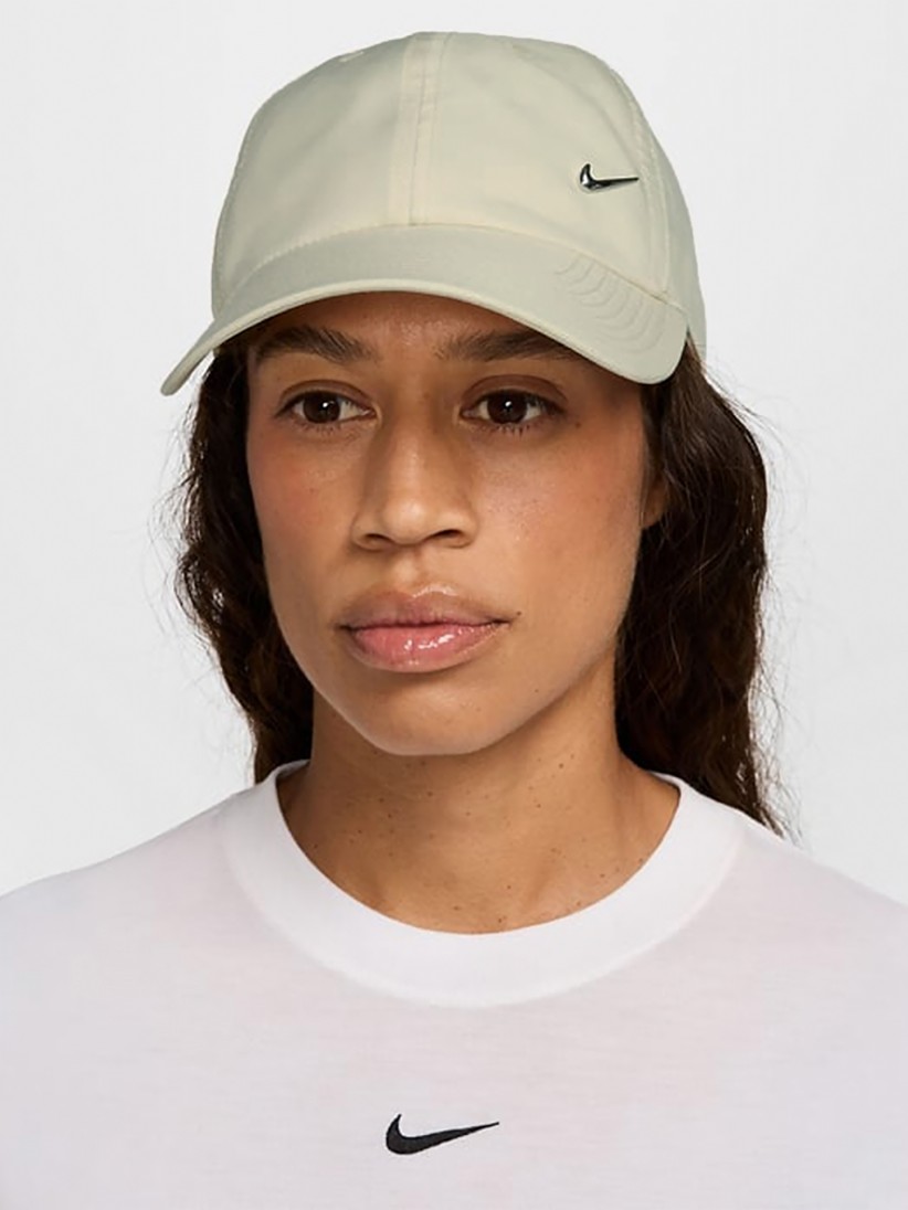 Nike Dri-FIT Club Unstructured Metal Swoosh Beige Cap