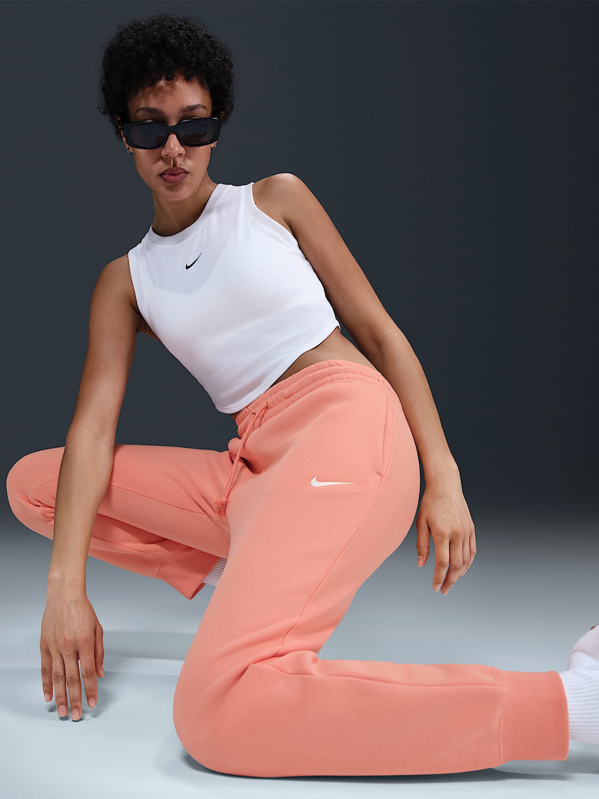 Pantalones Nike Sportswear Phoenix Fleece Mid-Rise Salmón Para Mujer