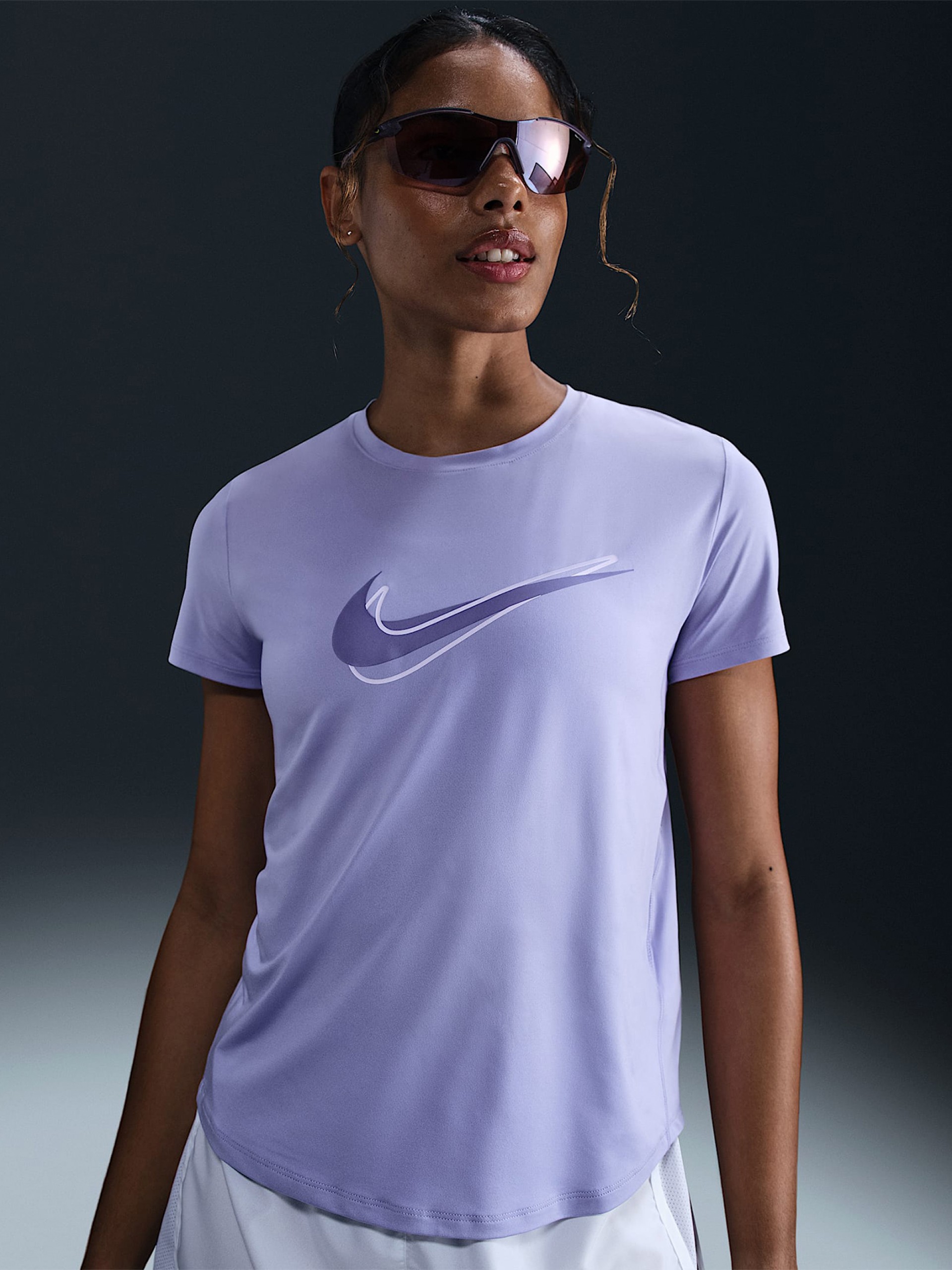Camiseta de Running Nike One Swoosh Dri-FIT Lila Para Mujer