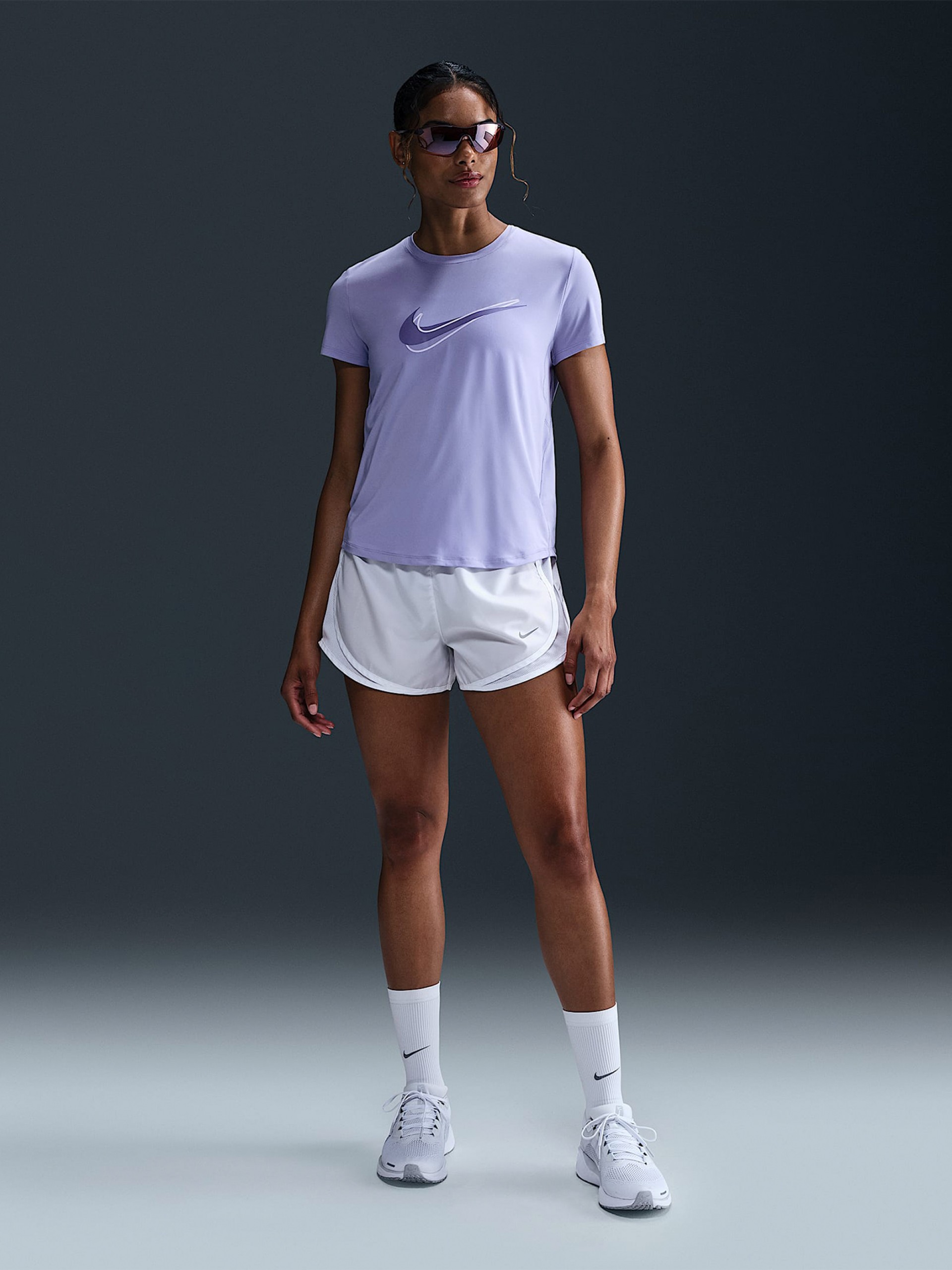Camiseta de Running Nike One Swoosh Dri-FIT Lila Para Mujer