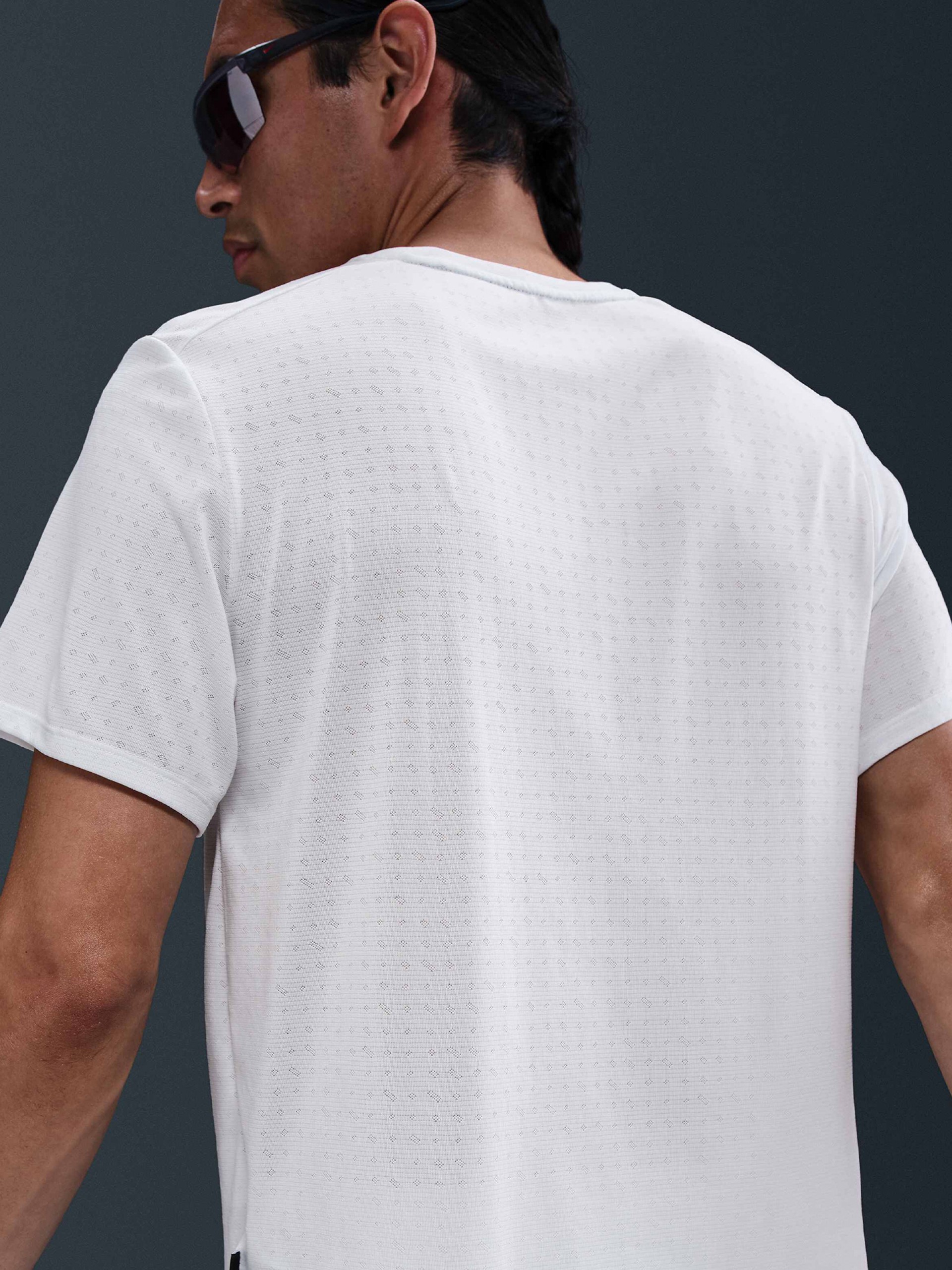 T-shirt de Running Nike Miler Breathe Dri-FIT Branca Para Homem