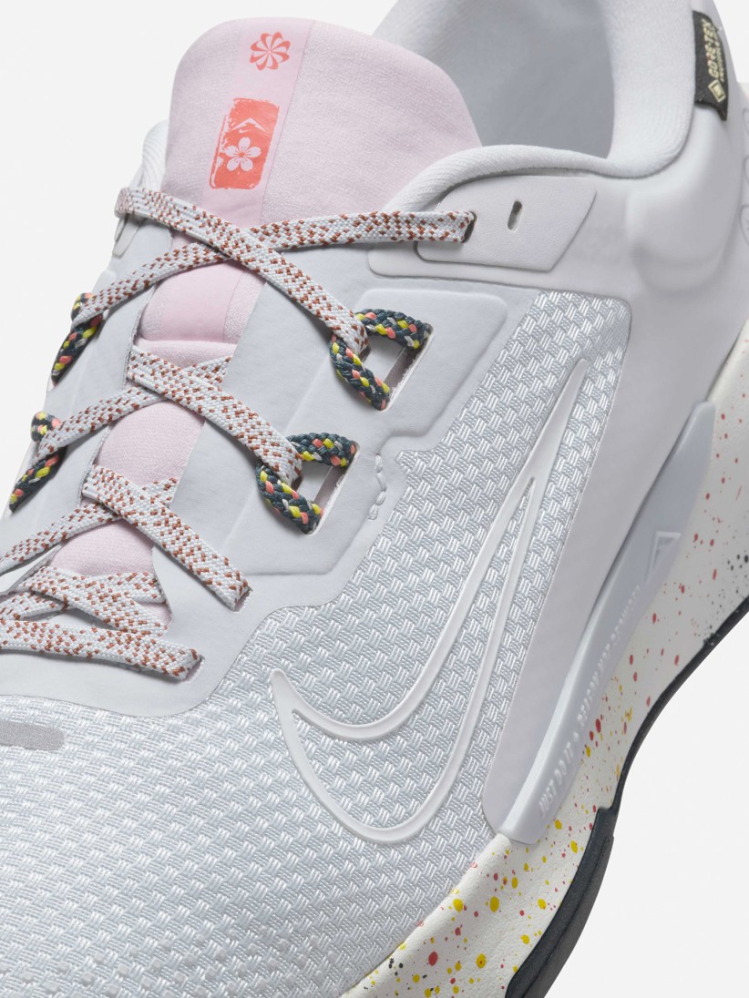Sapatilhas de Trail Nike Juniper Trail 2 GORE-TEX Cinzentas e Rosa Para Homem