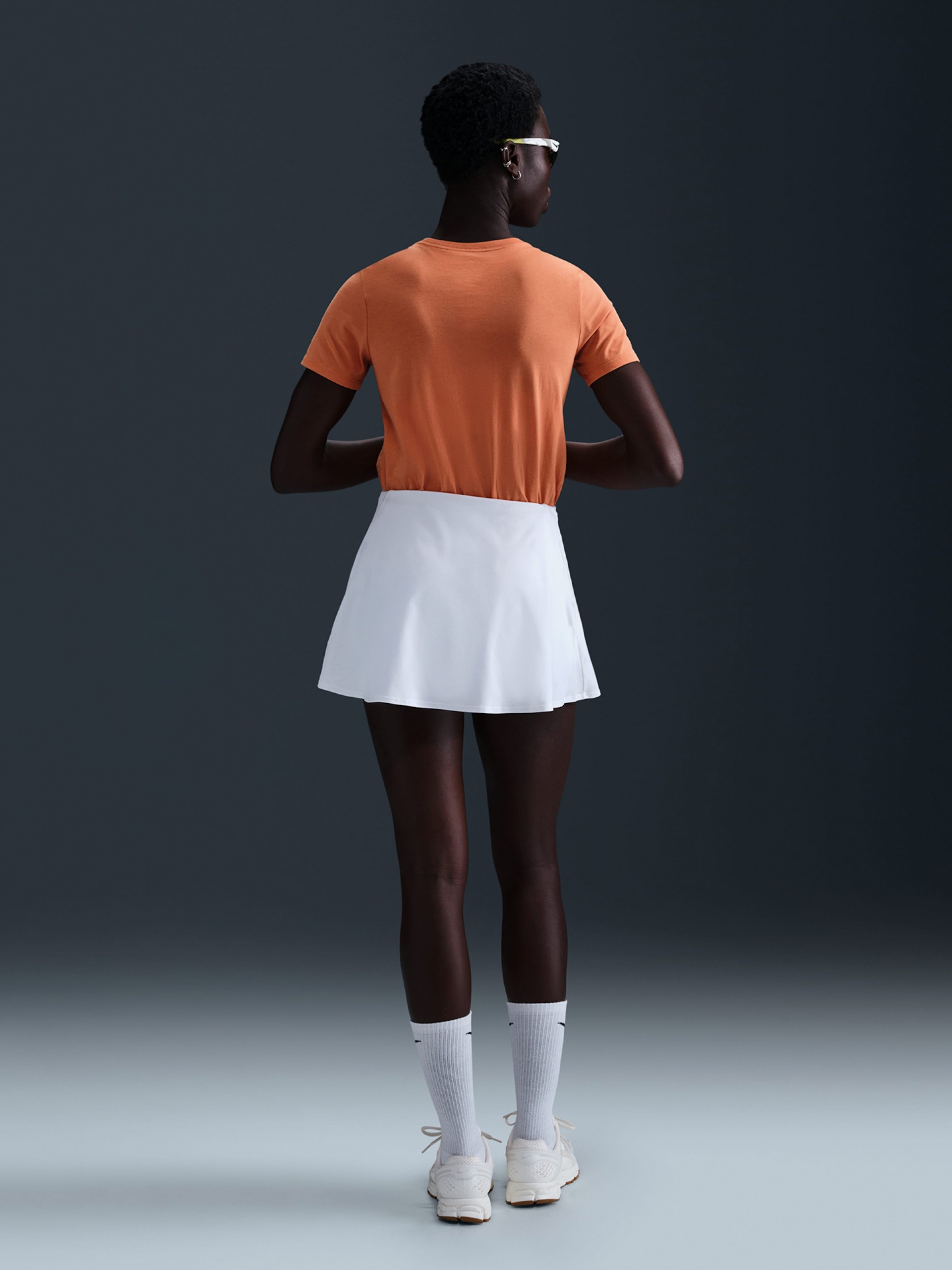 Camiseta Nike Sportswear Essentials Logo Naranja Para Mujer