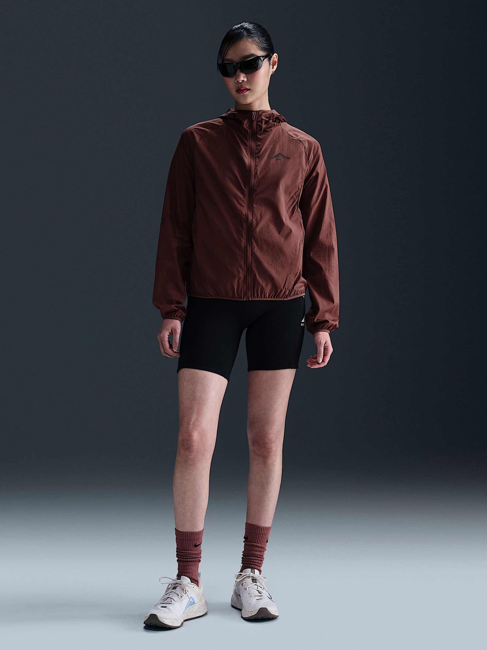 Chaqueta con Capucha de Trail Nike Trail Repel Marrón Para Mujer