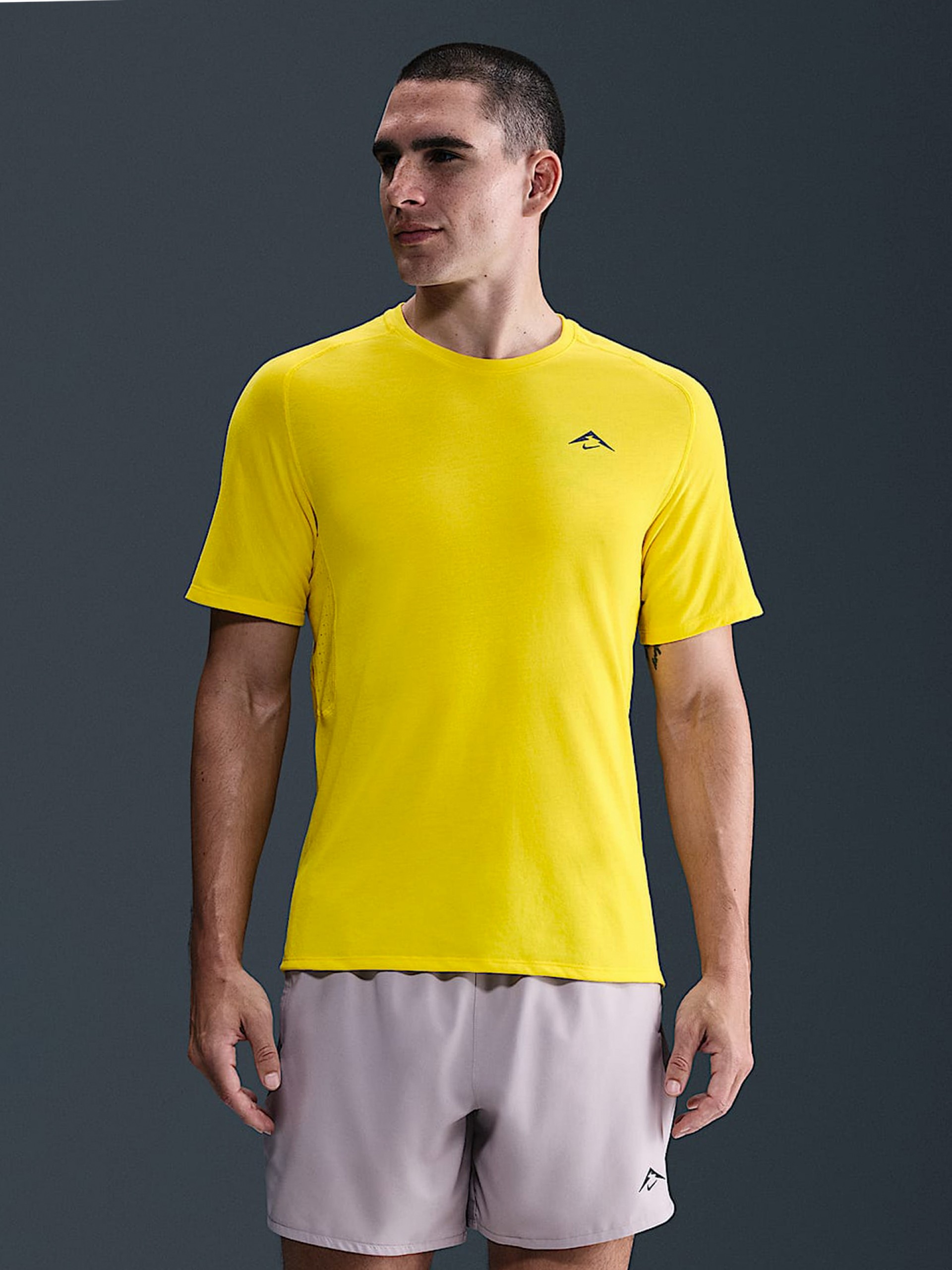 Nike Solar Chase Dri-FIT ADV Yellow Trail T-shirt For Men
