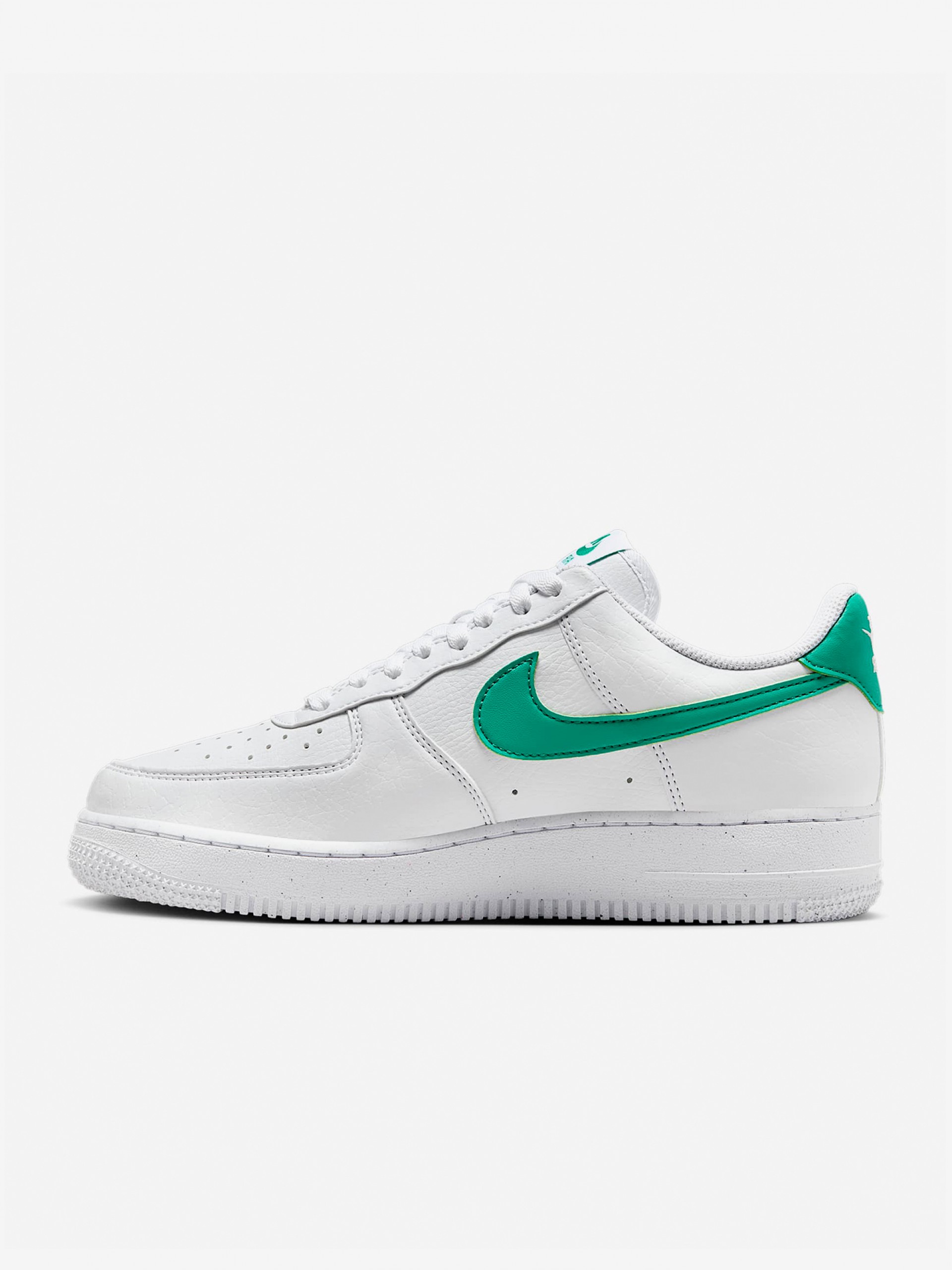 Sapatilhas Nike Air Force 1 07 Next Nature Brancas e Verdes Para Mulher