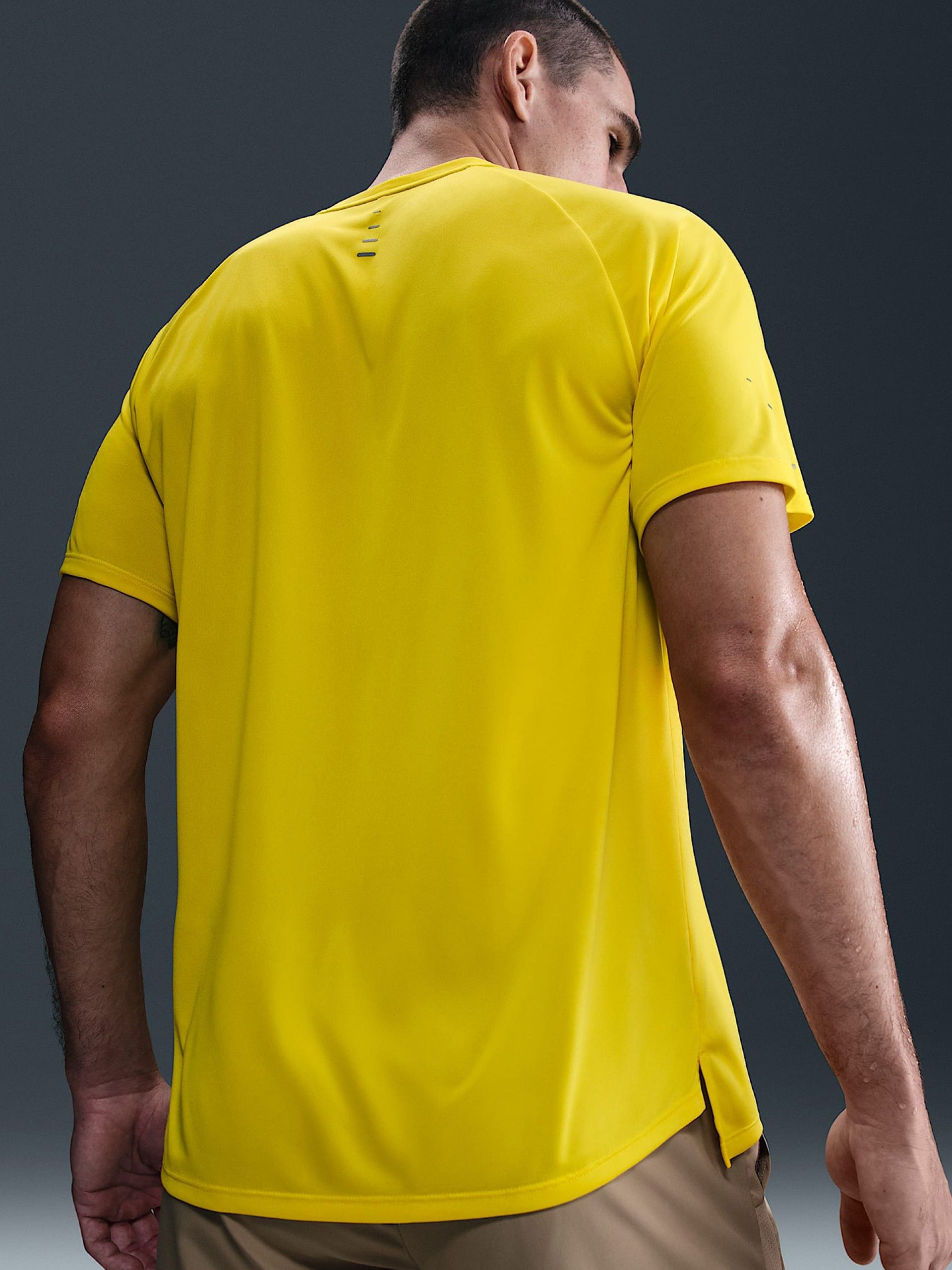 Camiseta de Running Nike Stride Dri-FIT ADV Amarilla Para Hombre
