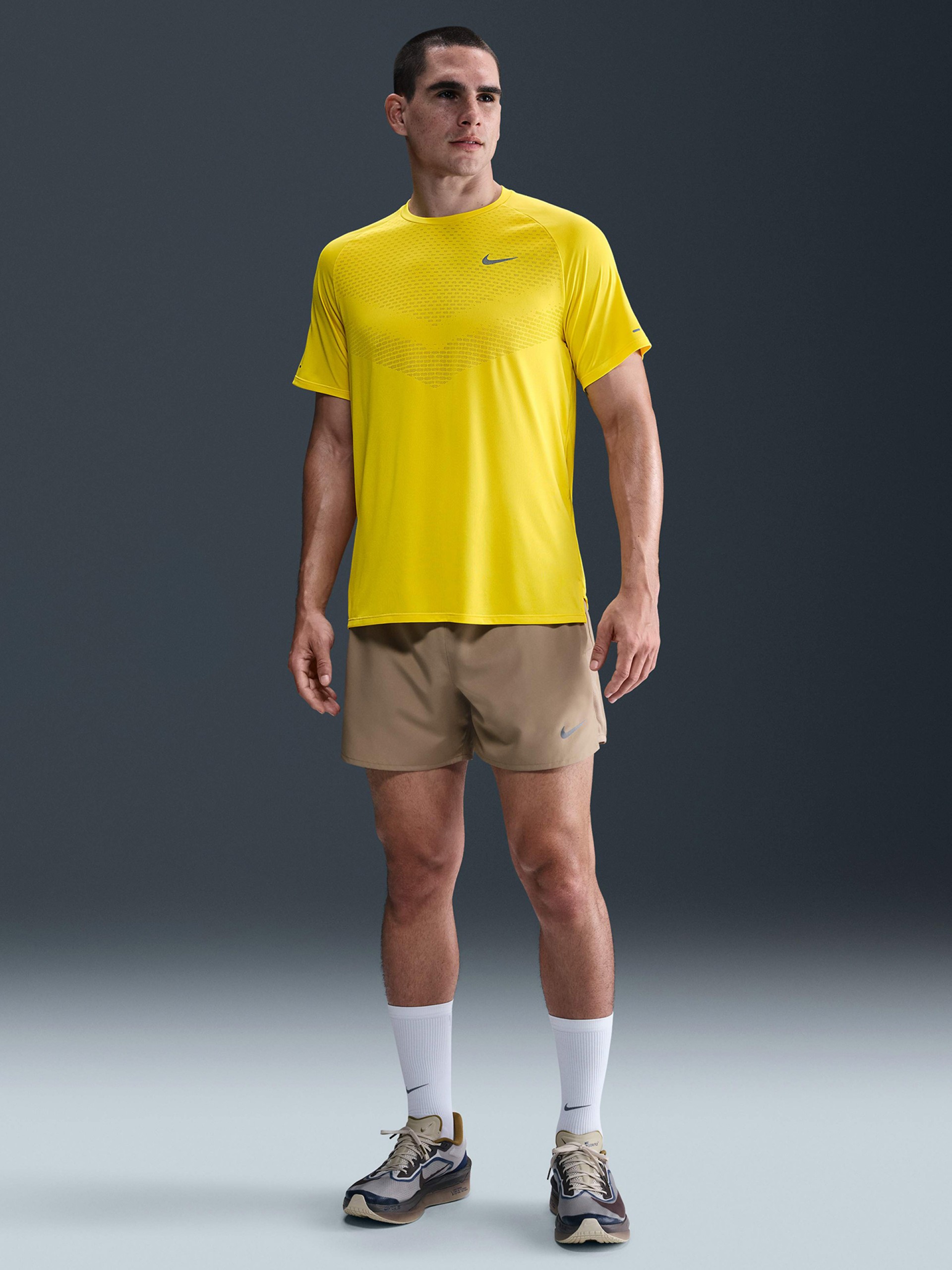 Camiseta de Running Nike Stride Dri-FIT ADV Amarilla Para Hombre