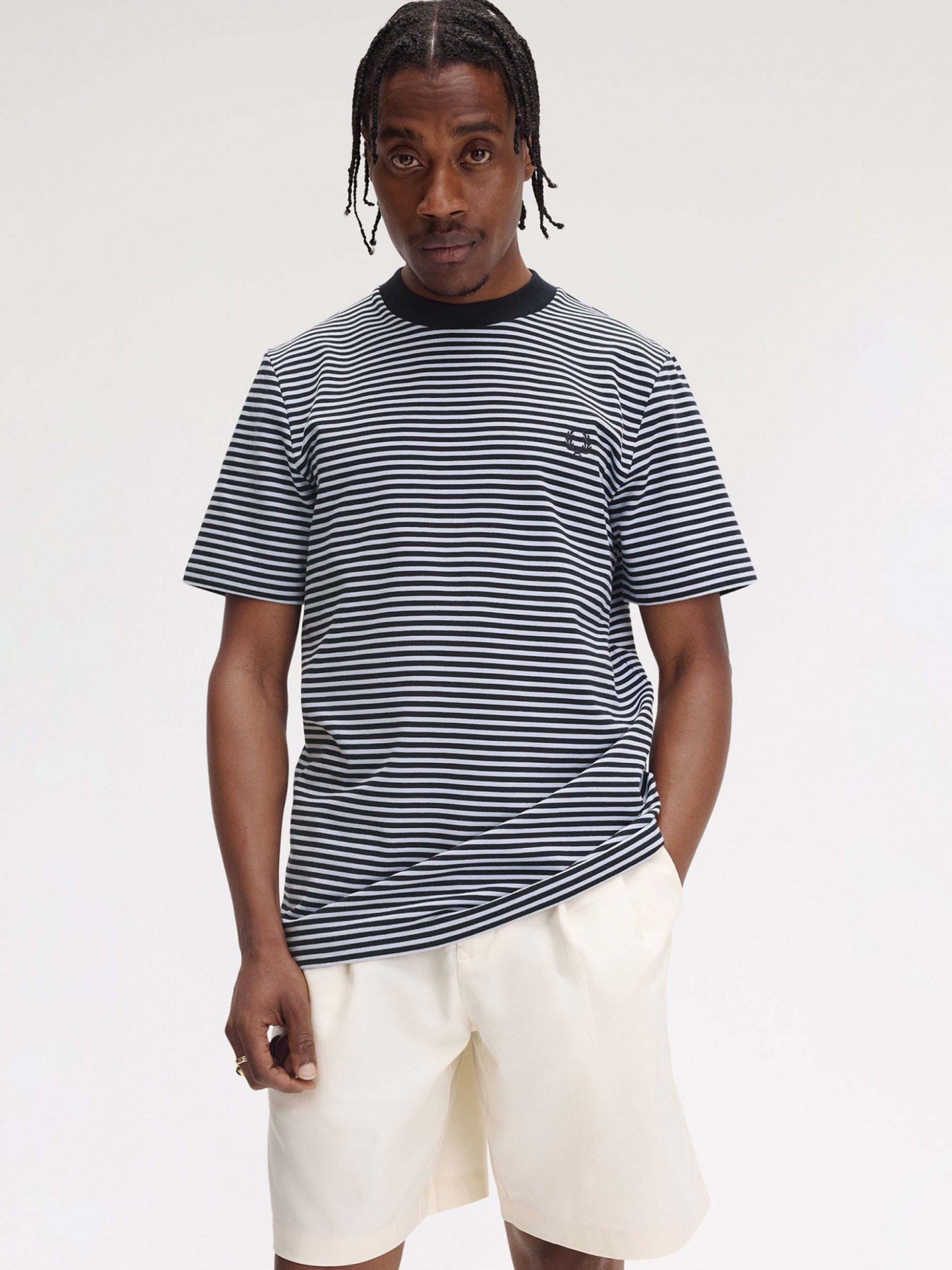 T-shirt Fred Perry Fine Às Riscas Azul e Branca