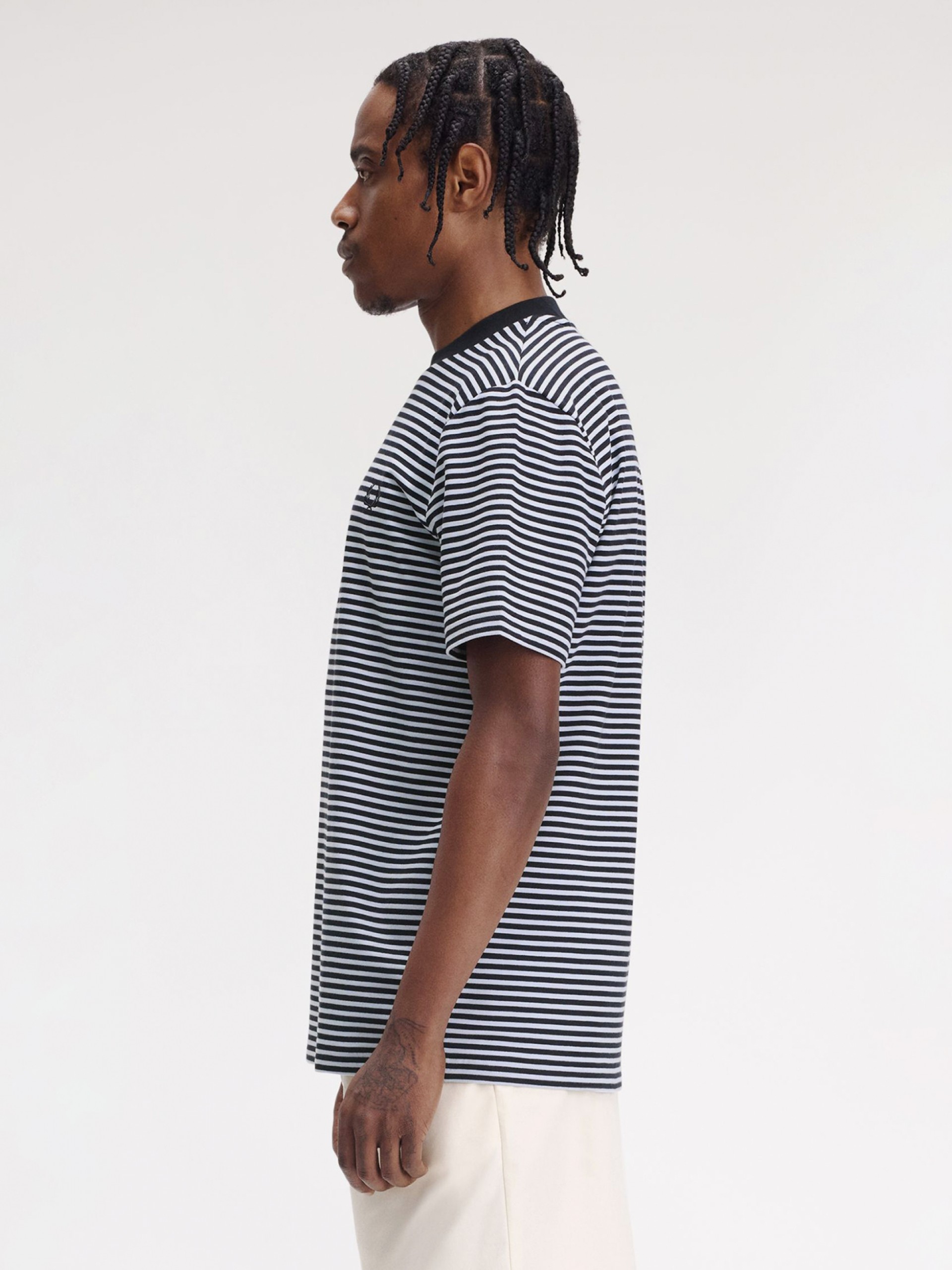 T-shirt Fred Perry Fine Às Riscas Azul e Branca