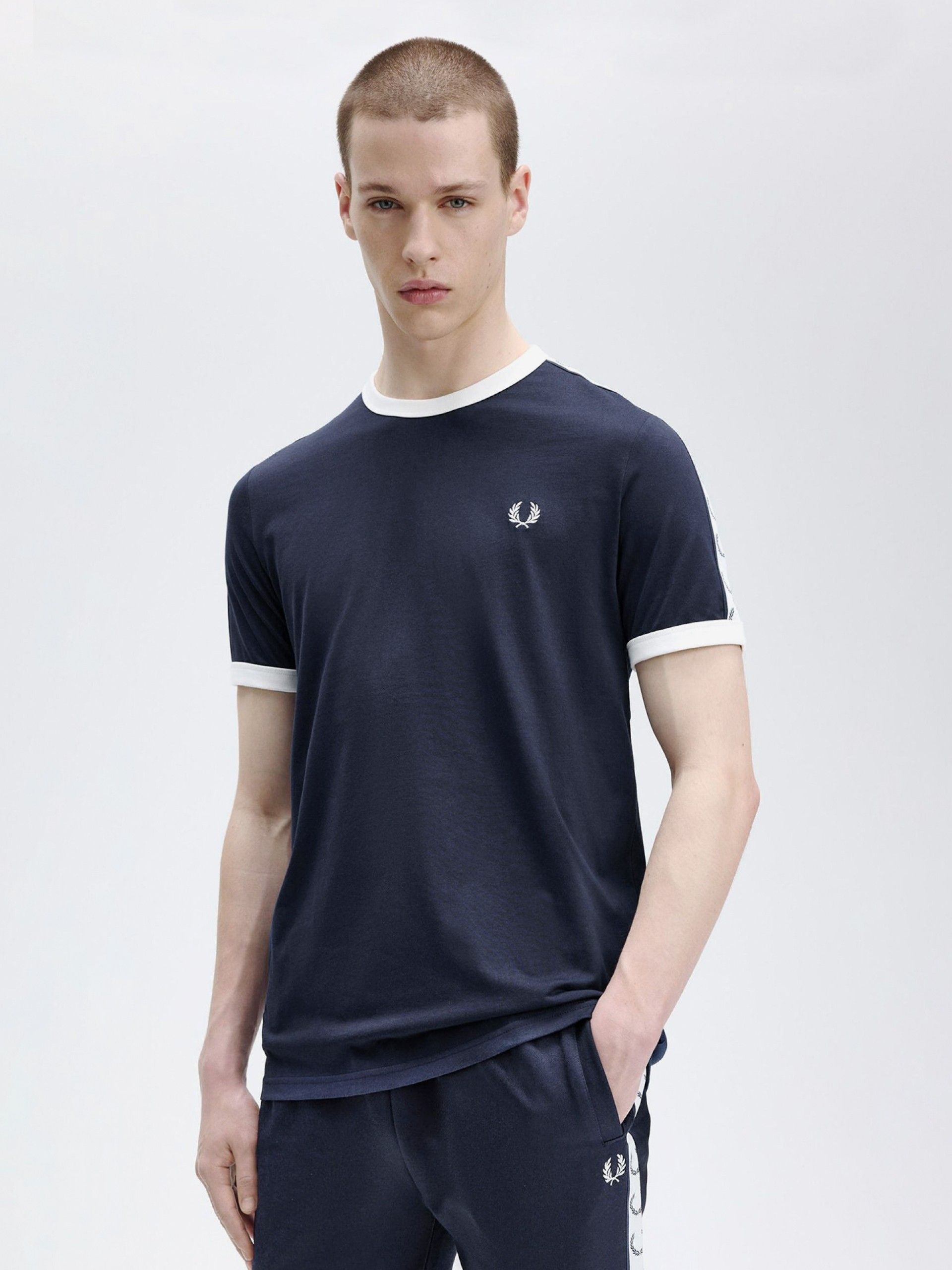 T-shirt Fred Perry Taped Ringer Azul e Branca