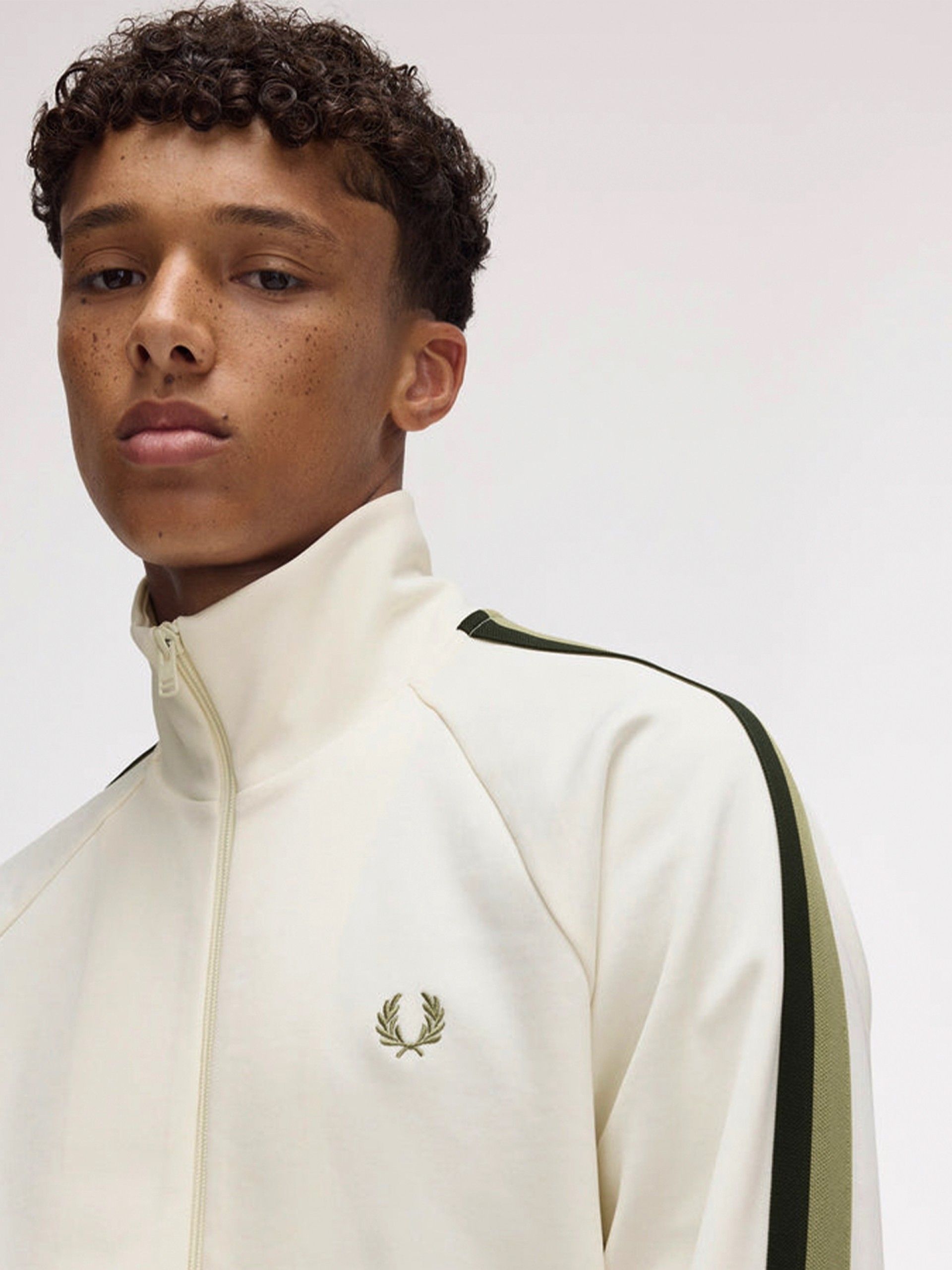 Casaco Fred Perry Two Colour Tape Track Bege