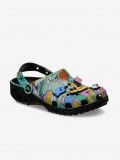 Sandlias Crocs Classic The Beatles Love Pretas e Multicor