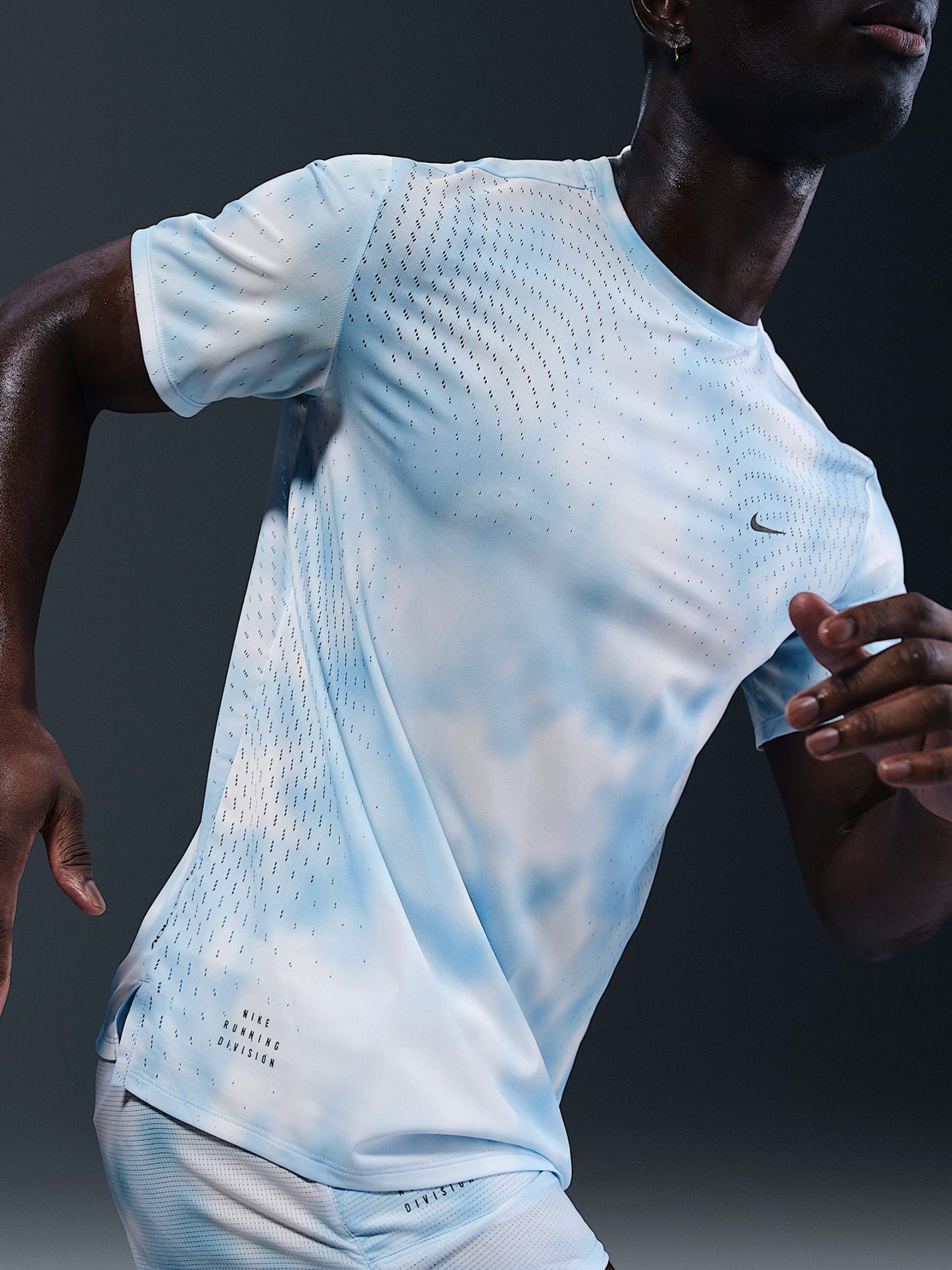 T-shirt de Running Nike Division Breathe Dri-FIT Azul e Branca Estampada Para Homem