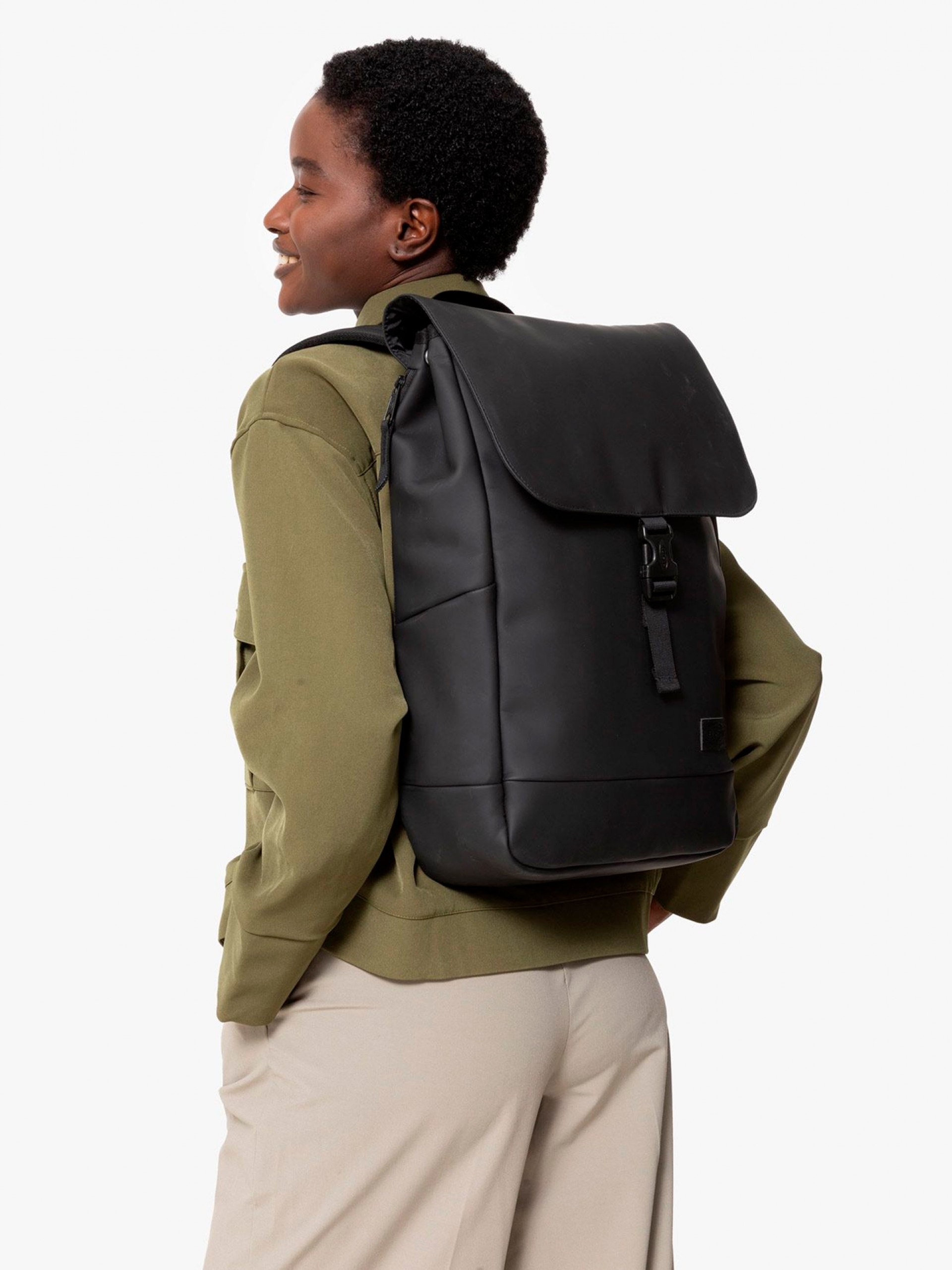 Mochila Eastpak Yarin Hidrófuga Negra