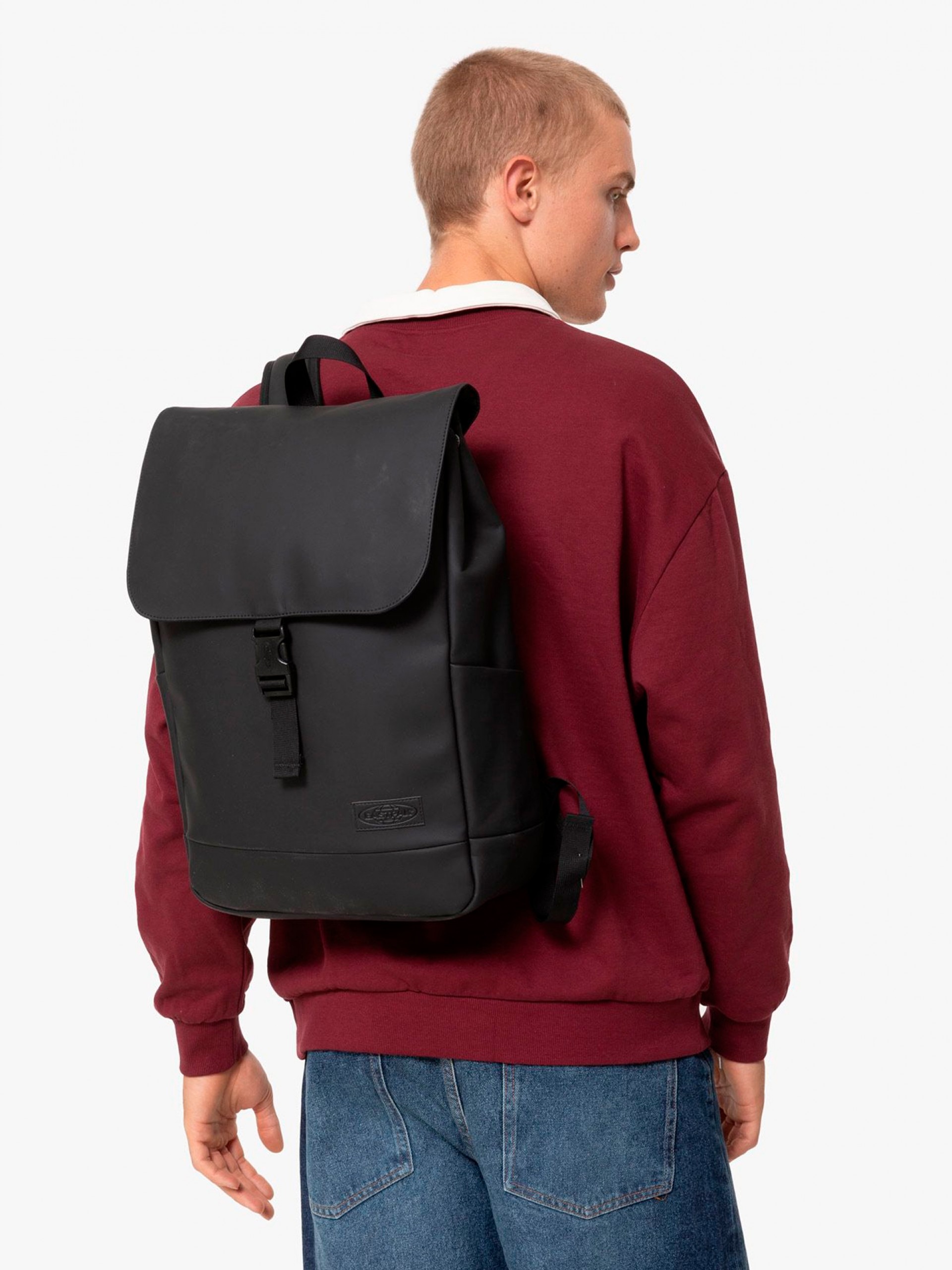 Mochila Eastpak Yarin Hidrófuga Negra