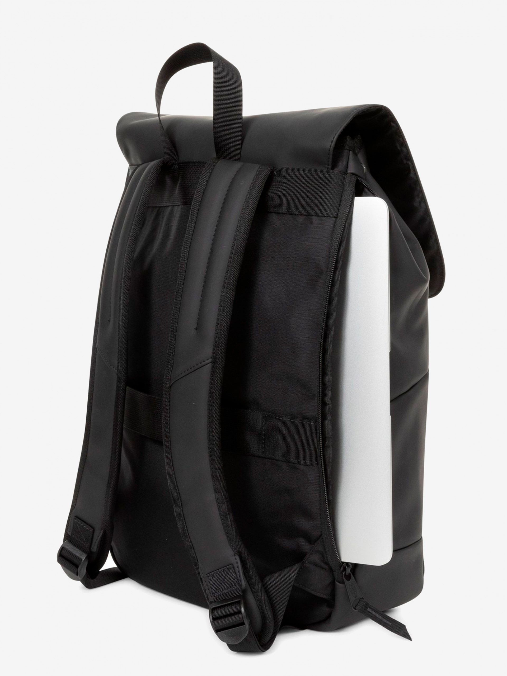 Mochila Eastpak Yarin Hidrófuga Negra