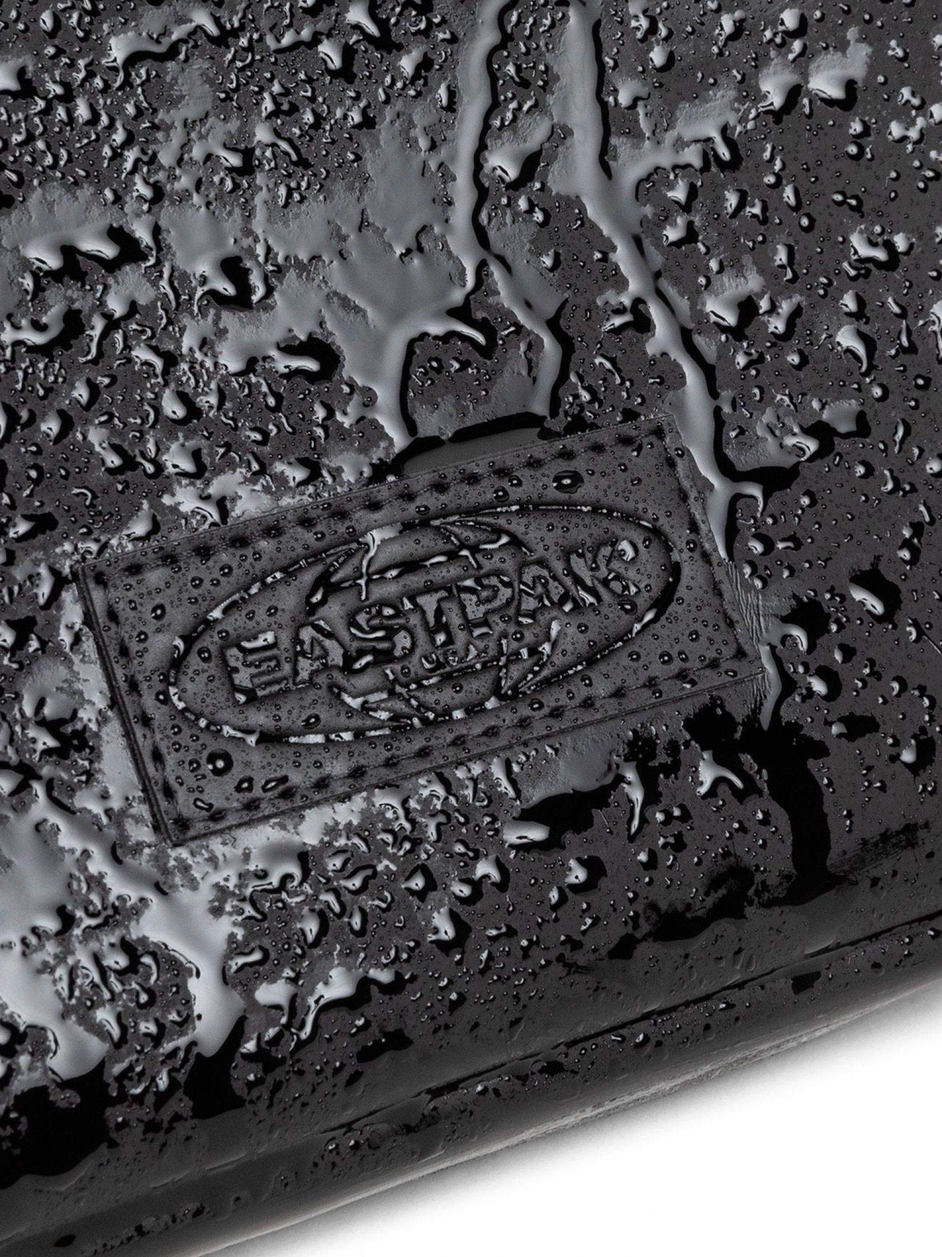 Mochila Eastpak Yarin Hidrófuga Negra