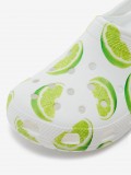 Sandlias Crocs Classic Fresh Fruits Brancas e Verdes