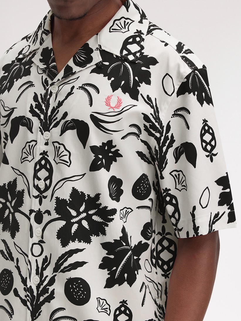 【FRED PERRY】 ★ Botanical Print Revere Collar Shirt ★ Fred Perry Botanical Print Revere Collar White and Black