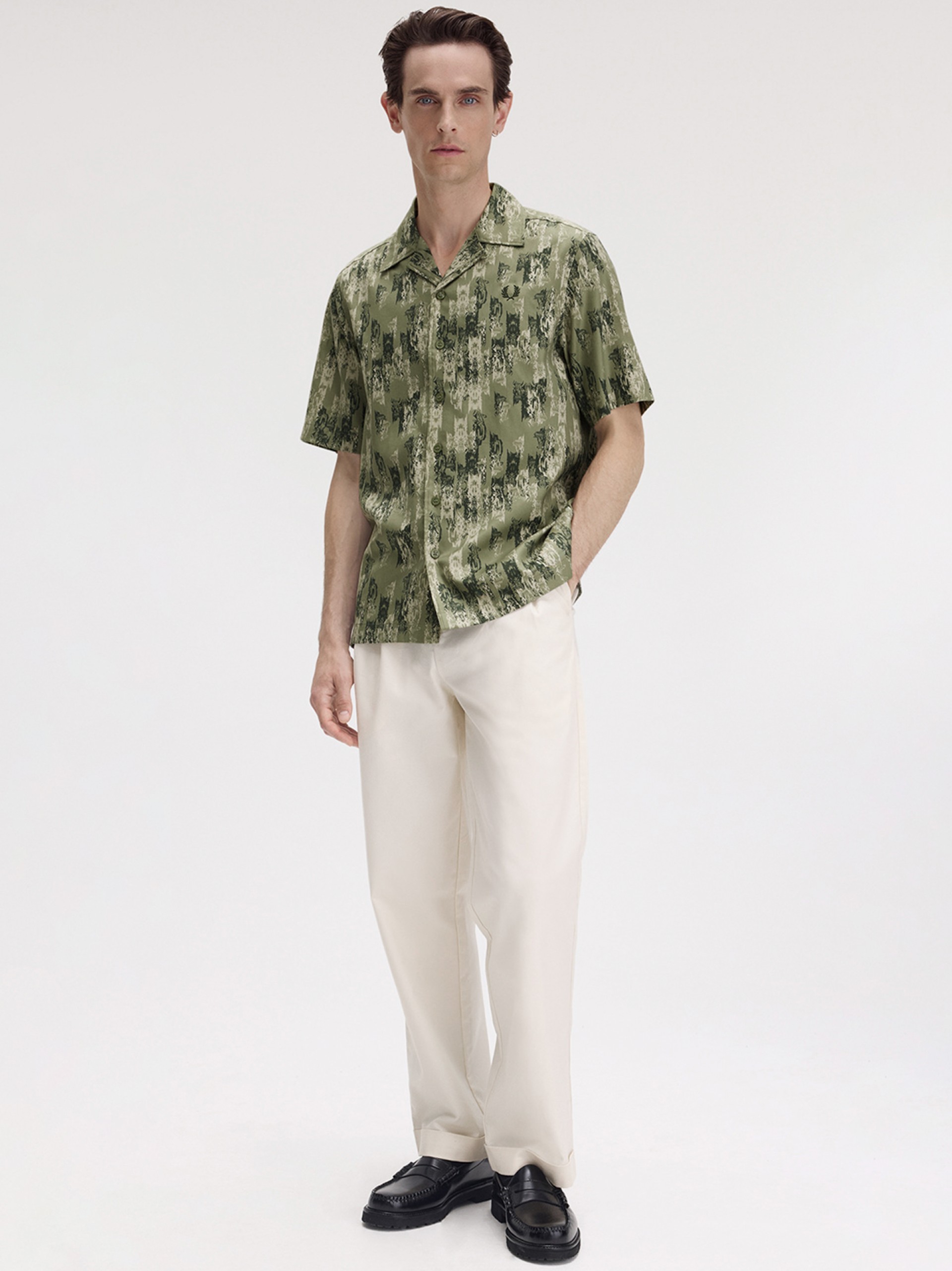 Camisa Fred Perry Abstract Print Revere Collar Verde