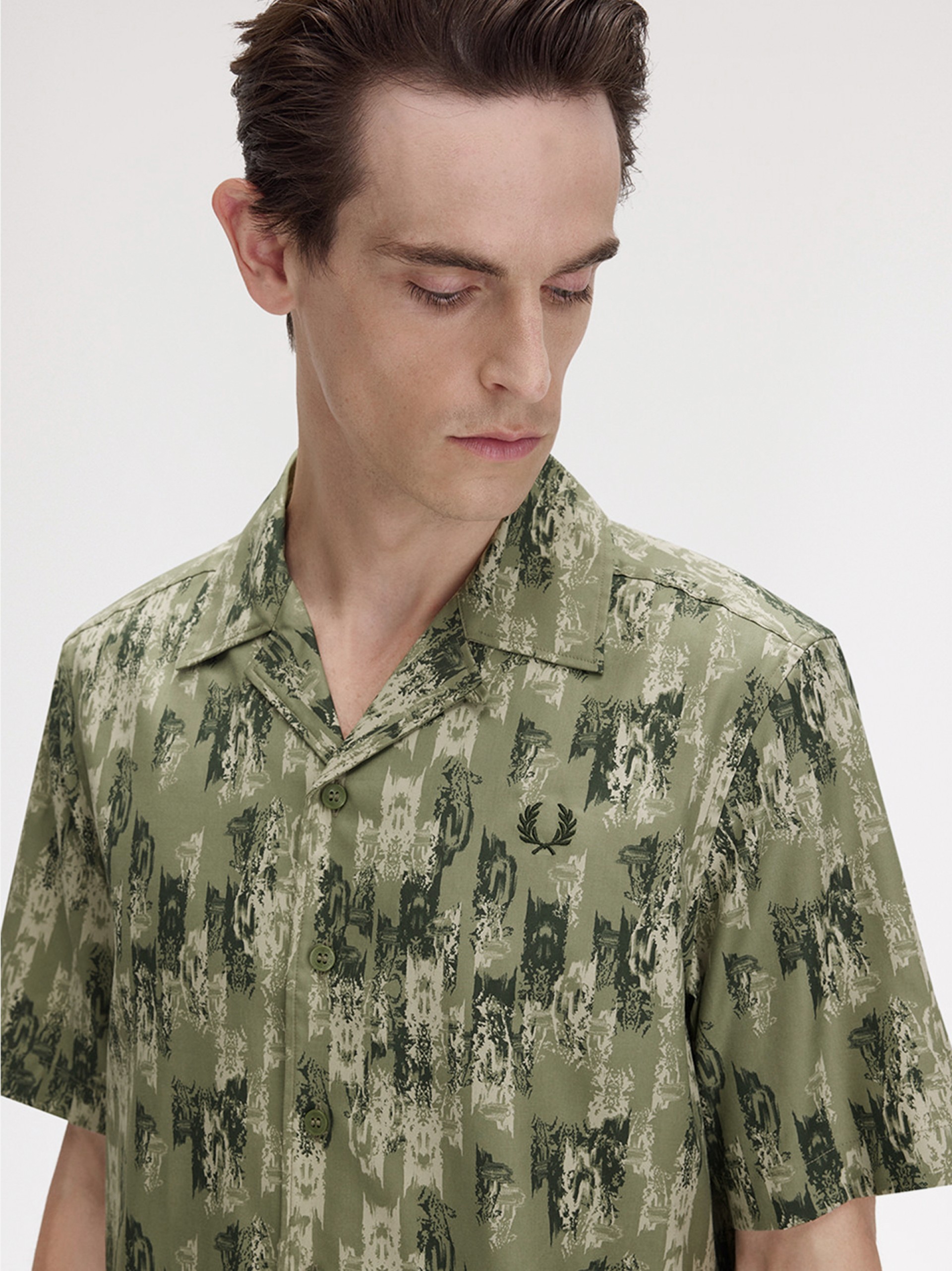Camisa Fred Perry Abstract Print Revere Collar Verde