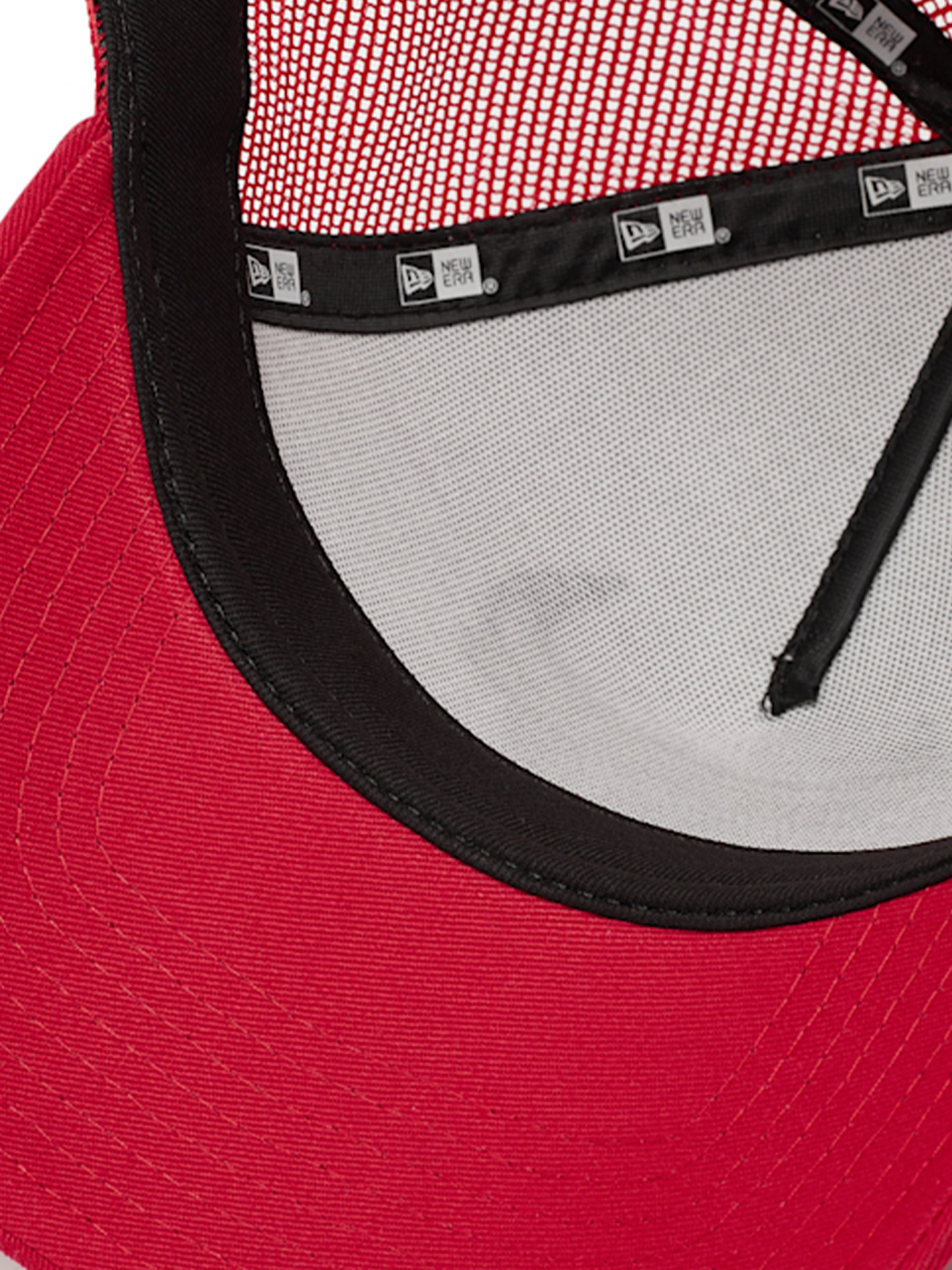 Boné New Era Chicago Bulls Side Patch Trucker Vermelho e Branco