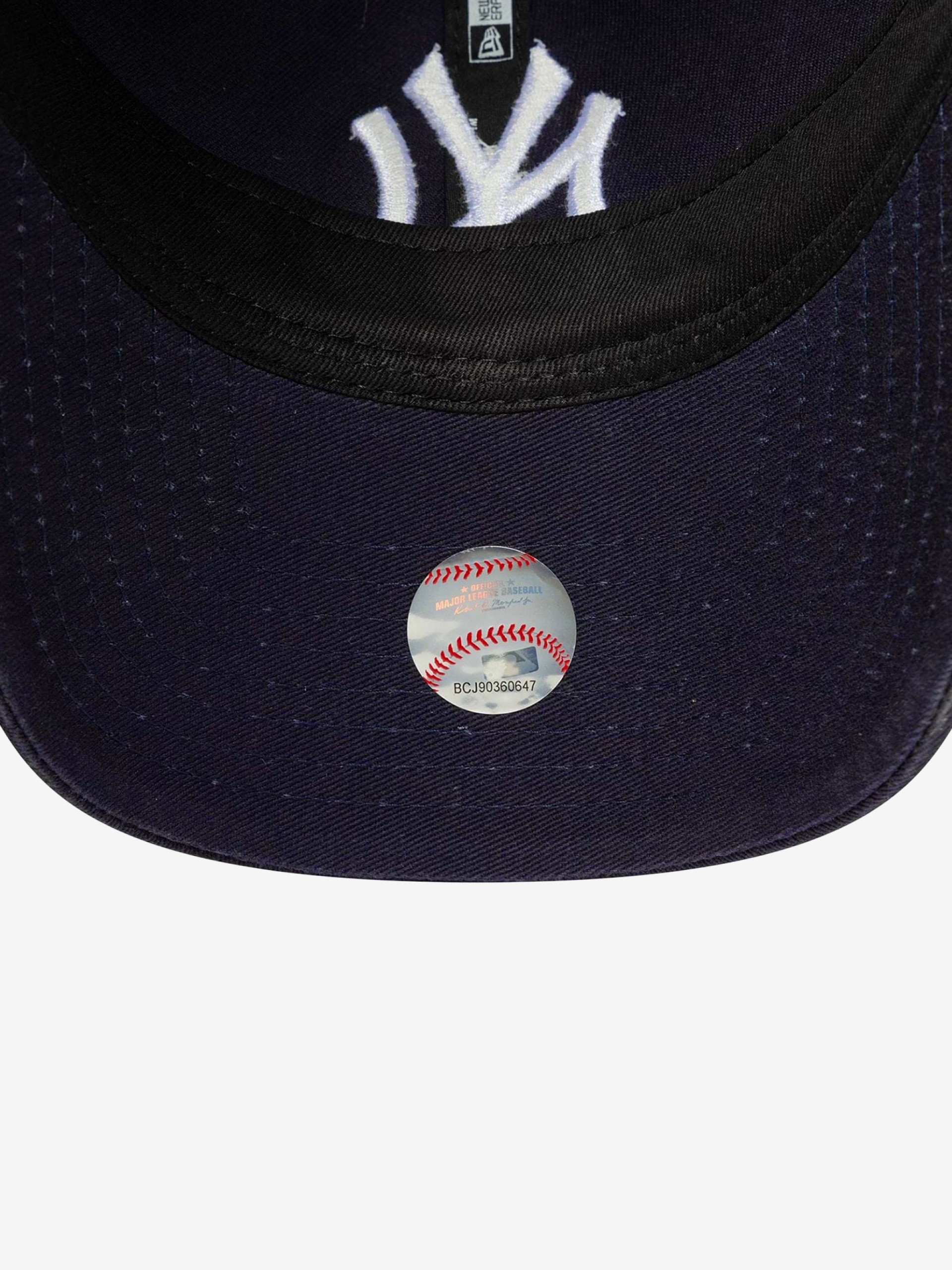 New Era New York Yankees Washed 9TWENTY Trucker Navy Blue and White Cap