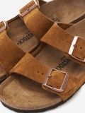 Chinelos Birkenstock Arizona Couro em Camura Camel