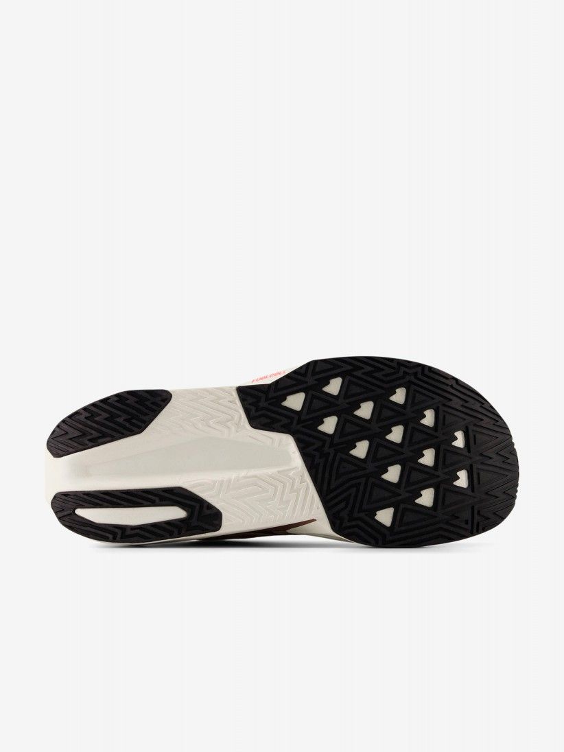 Sapatilhas New Balance FuelCell Rebel v5 Castanhas e Bege Para Mulher