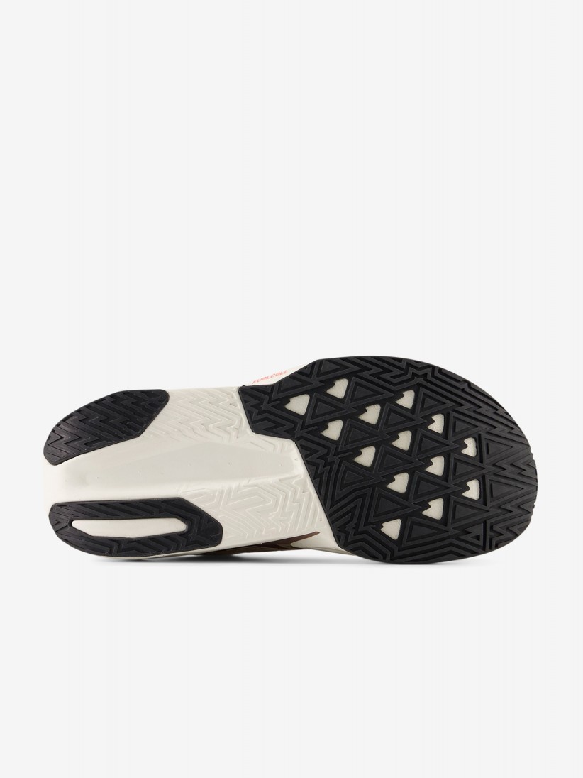 Sapatilhas New Balance FuelCell Rebel v5 Castanhas e Bege Para Mulher