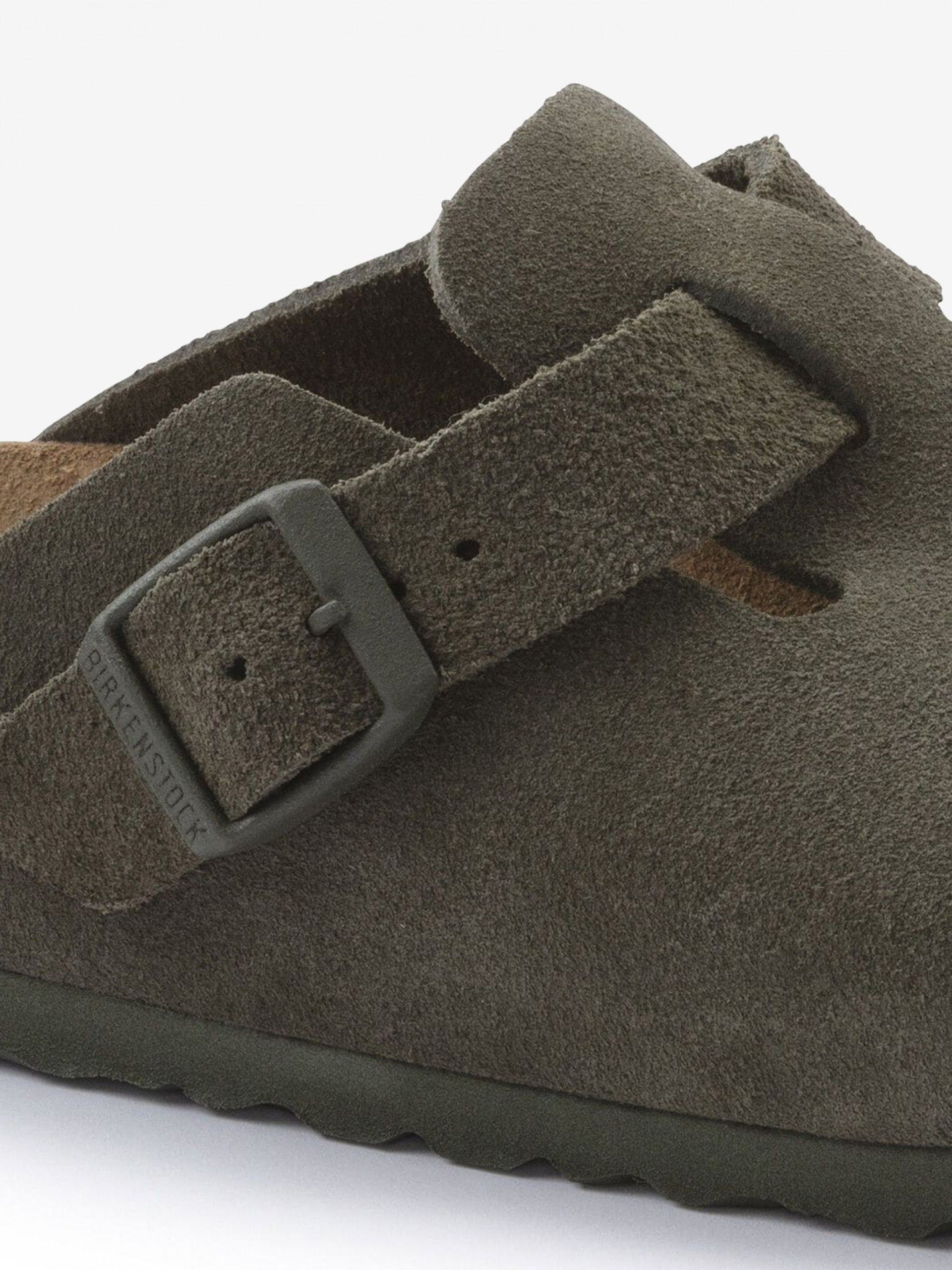 Chinelos Birkenstock Boston Couro em Camurça Verdes