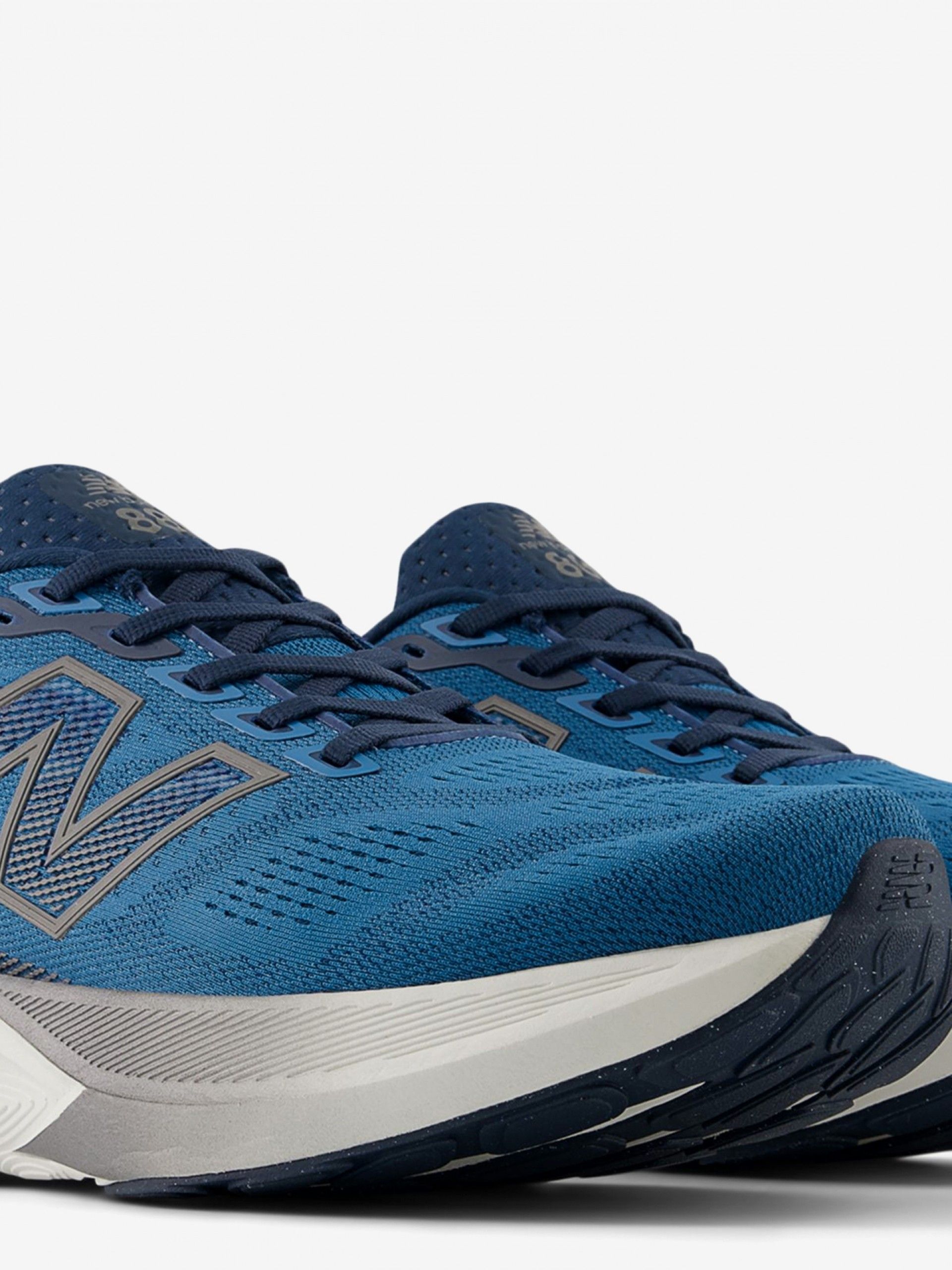 New Balance Fresh Foam X 880 v15 Narrow Blue and Grey Running Trainers For Men