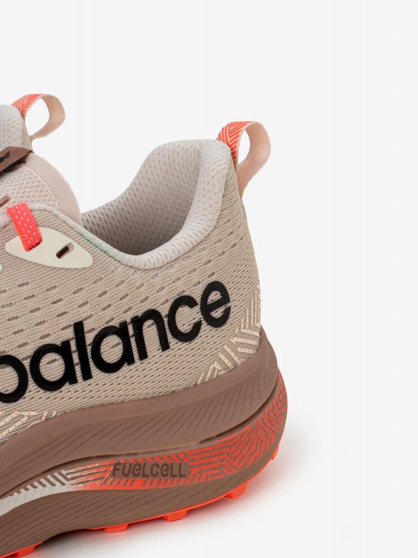 Sapatilhas de Running New Balance Fuelcell Supercomp Trail Camel e Salmo Para Homem