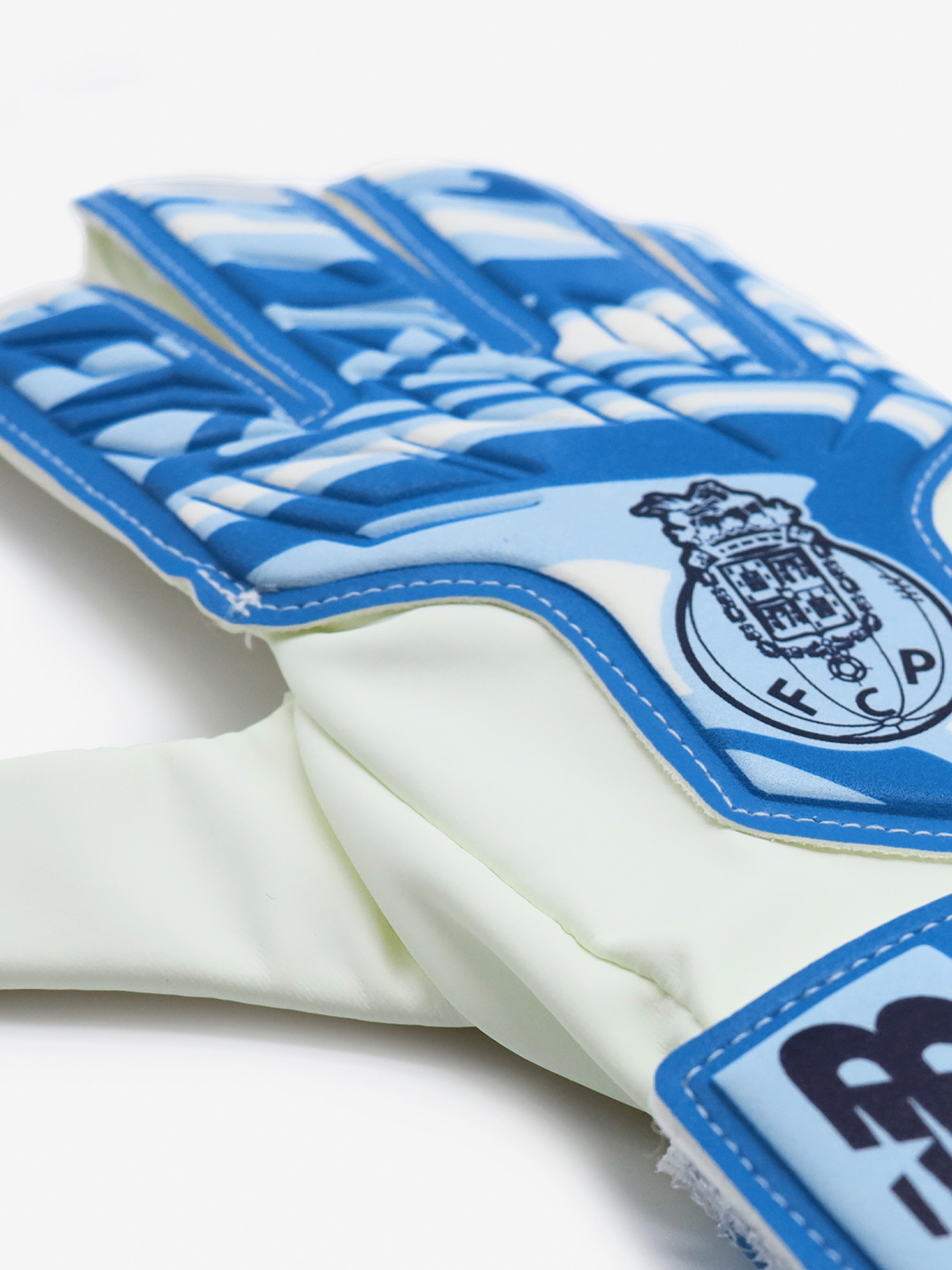 New Balance F. C. Porto Junior 25/26 Goalkeeper Gloves